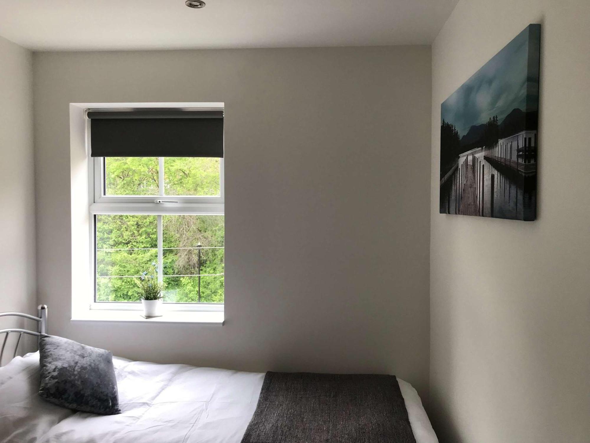 Apartment Modern 2br With Balcony Flat In Langset Road *