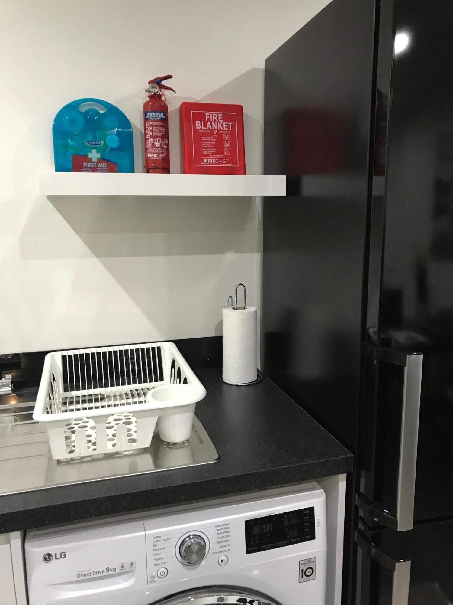 Modern 2br With Balcony Flat In Langset Road * Sheffield