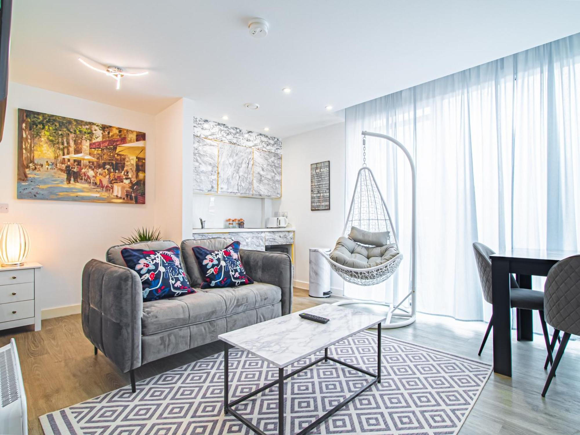 Avo - Modern Style & Great Location Apartment *