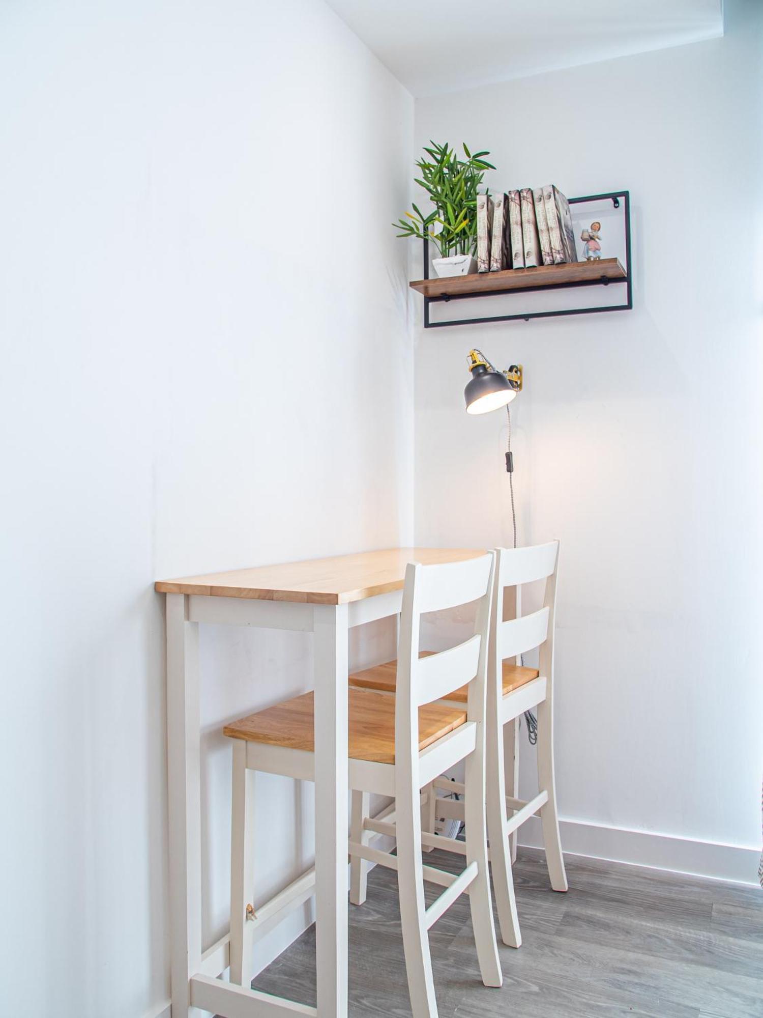 Apartment Cozy Urban Escape In