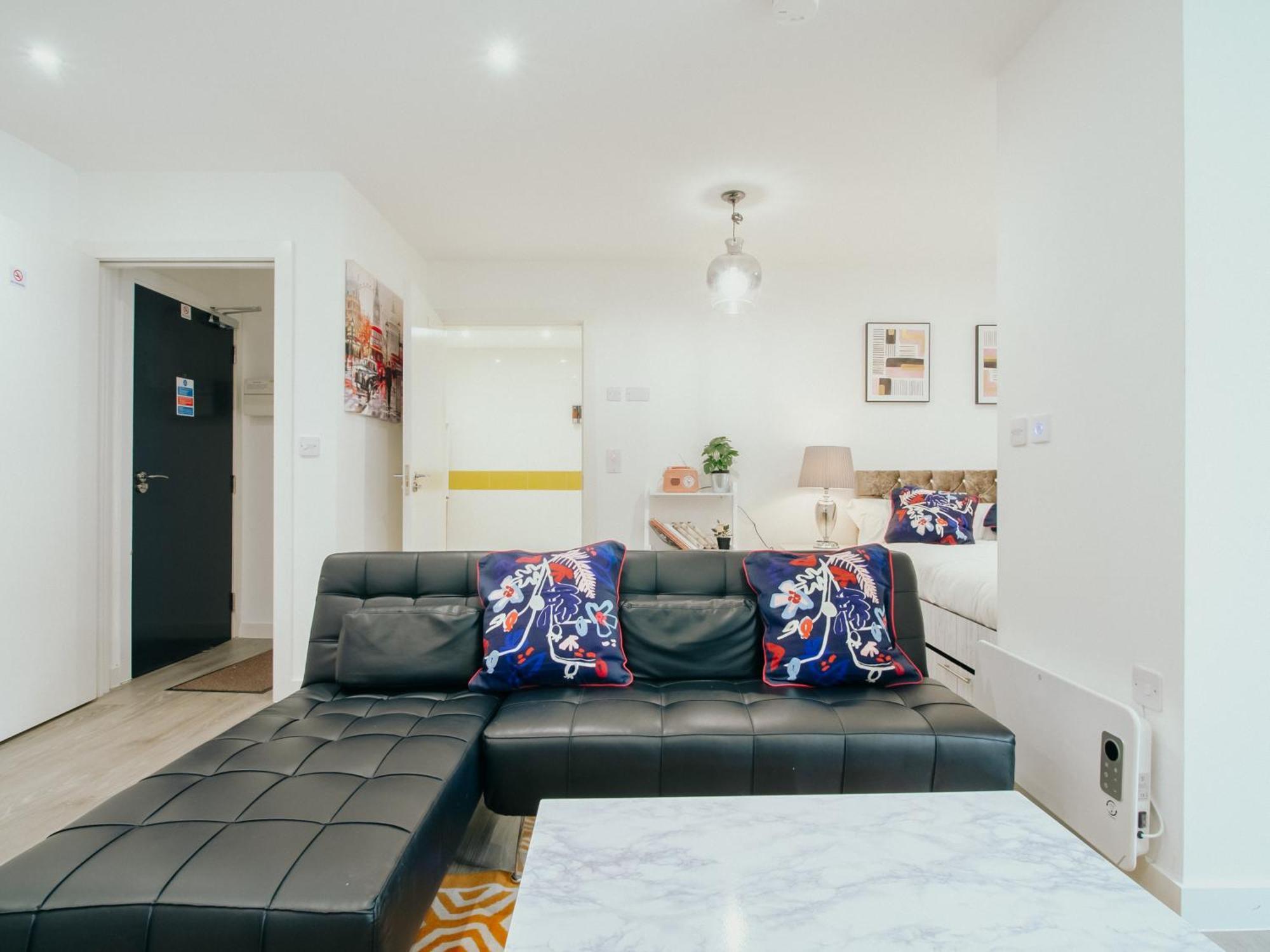 Lovely Triple In Centre Apartment Sheffield