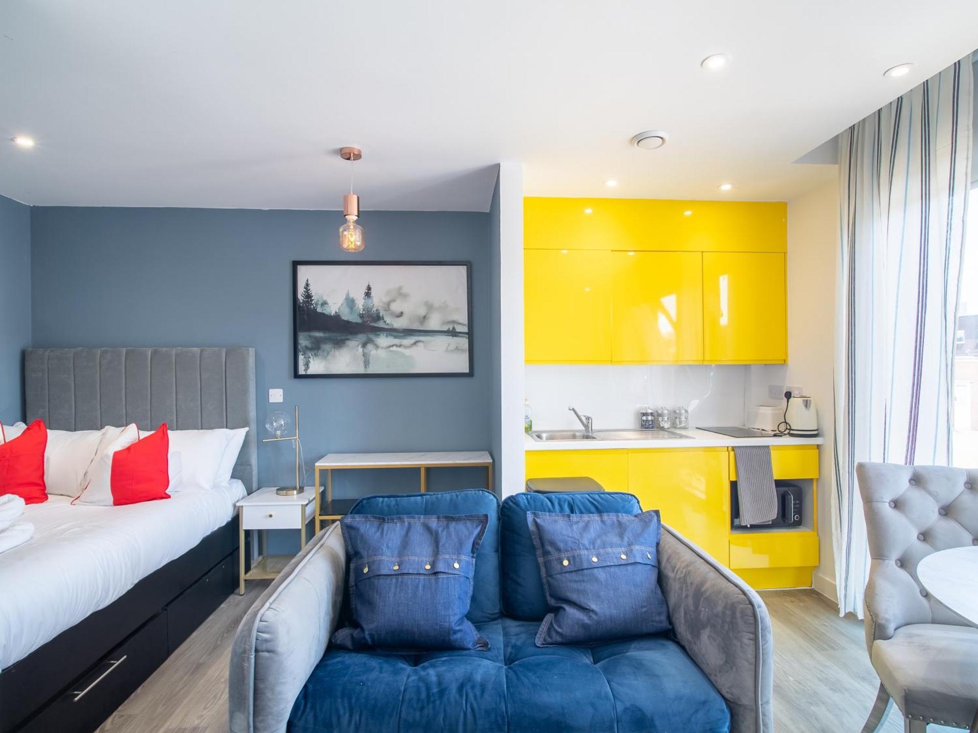 Deluxe By Centre Sheffield