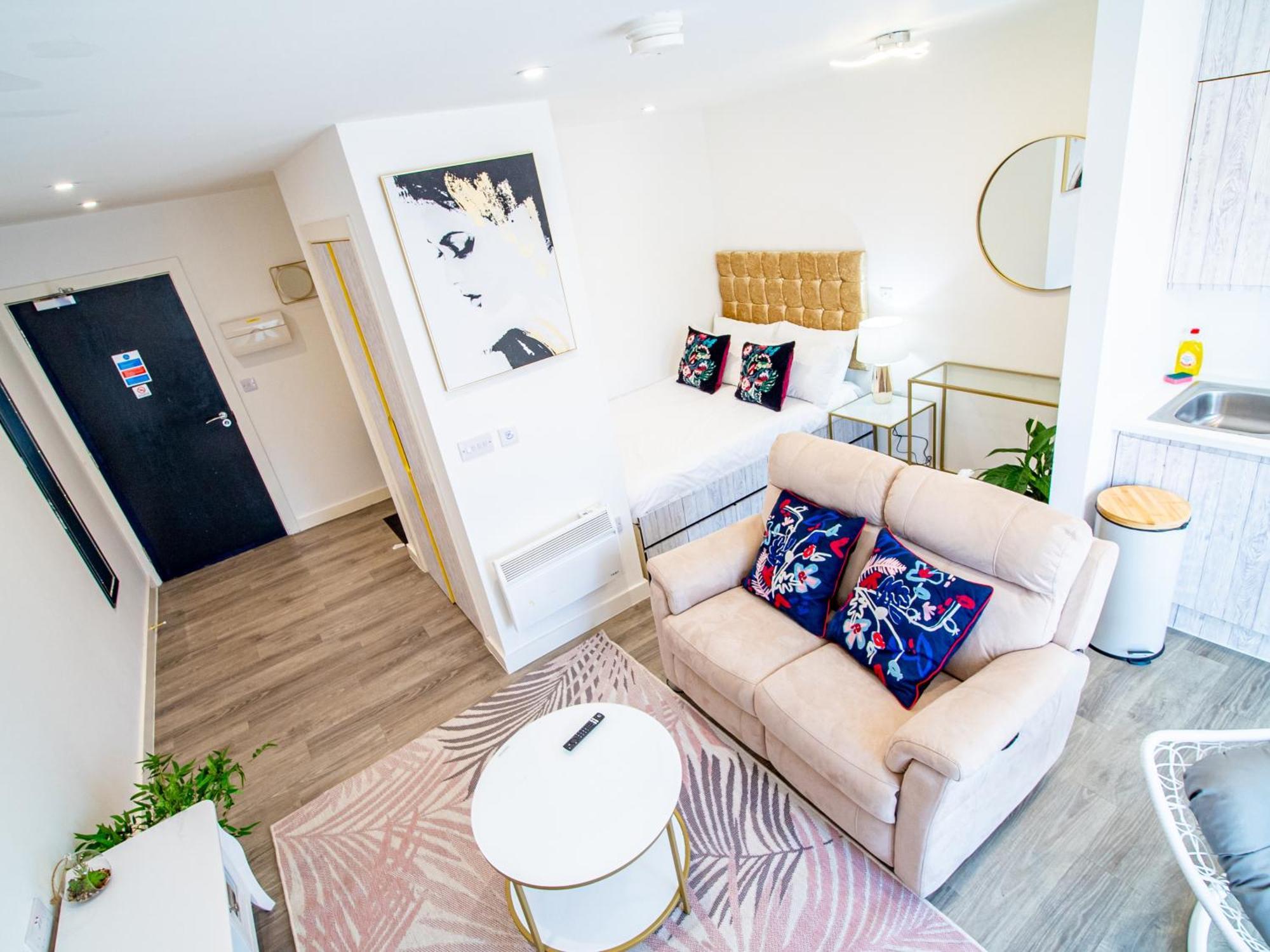 Perfectly Located - Apartment *