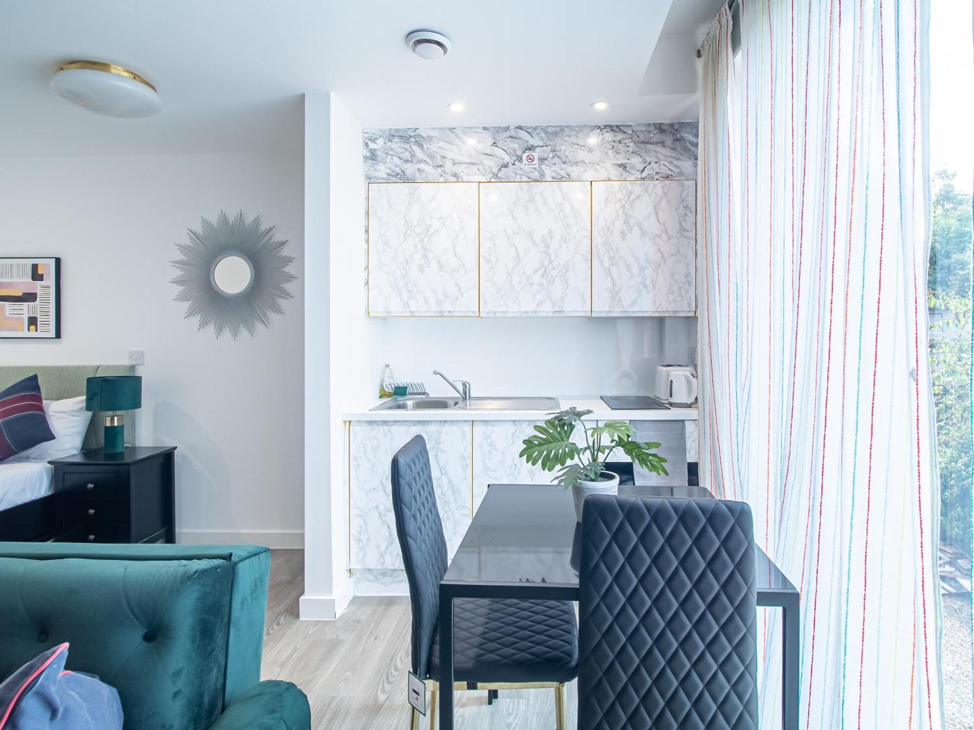 Delightful In Apartment *