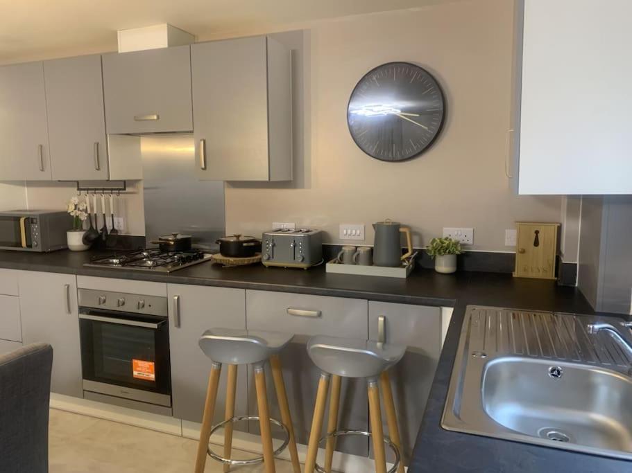 Apartment Luxury Let In *
