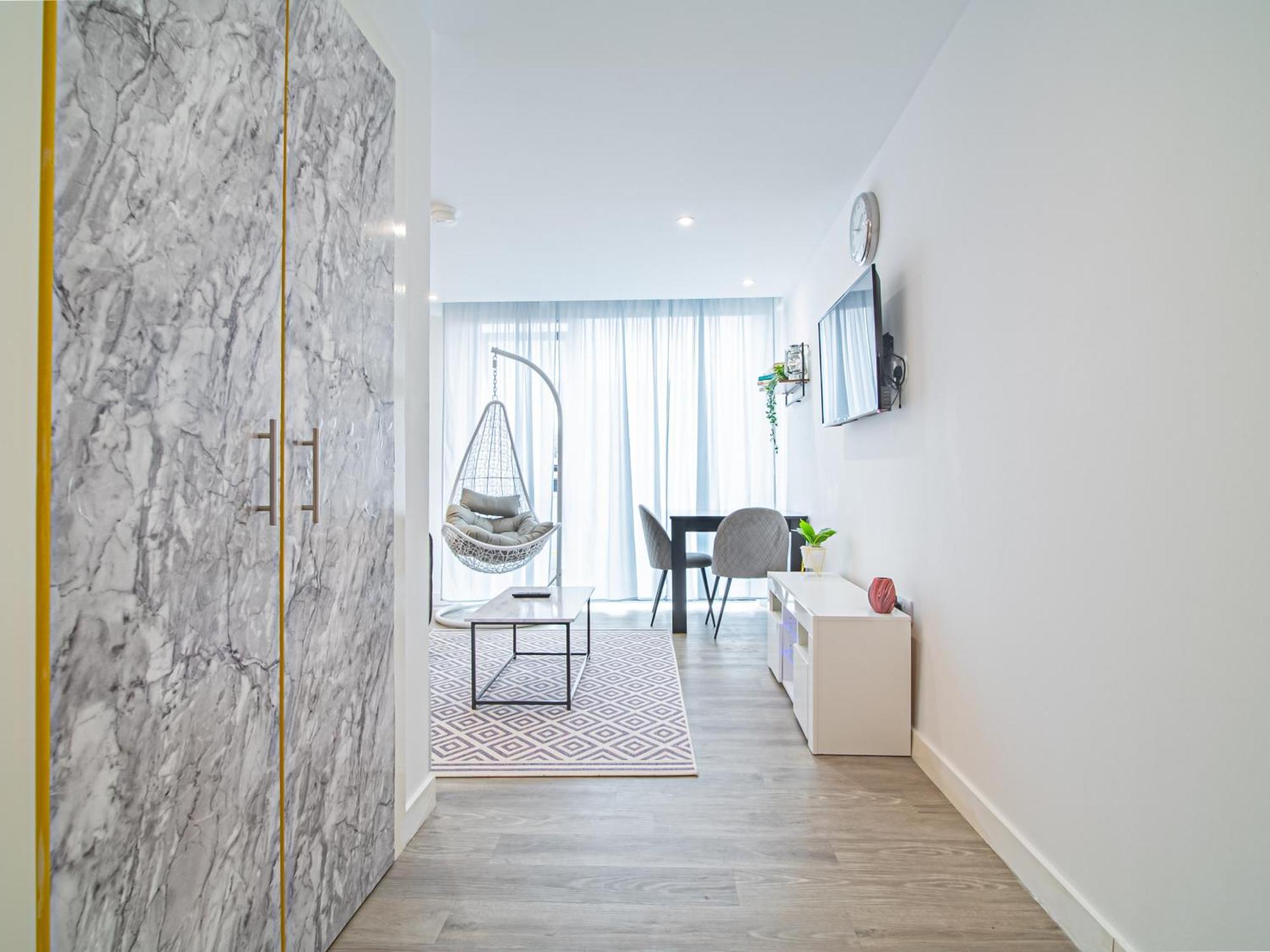 Apartment Avo - Modern Style & Great Location *