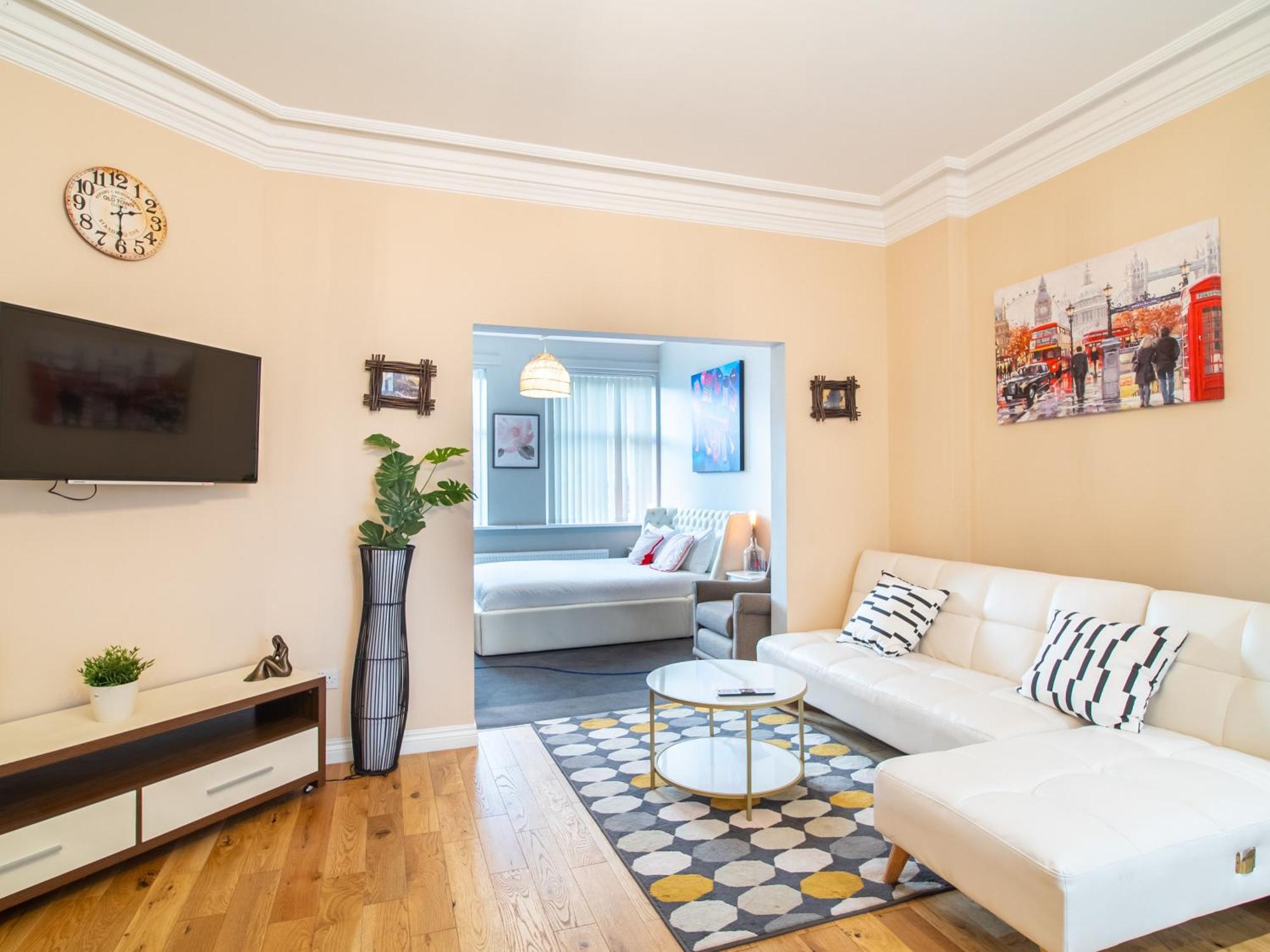 Creative & Cheerful By Avo In
