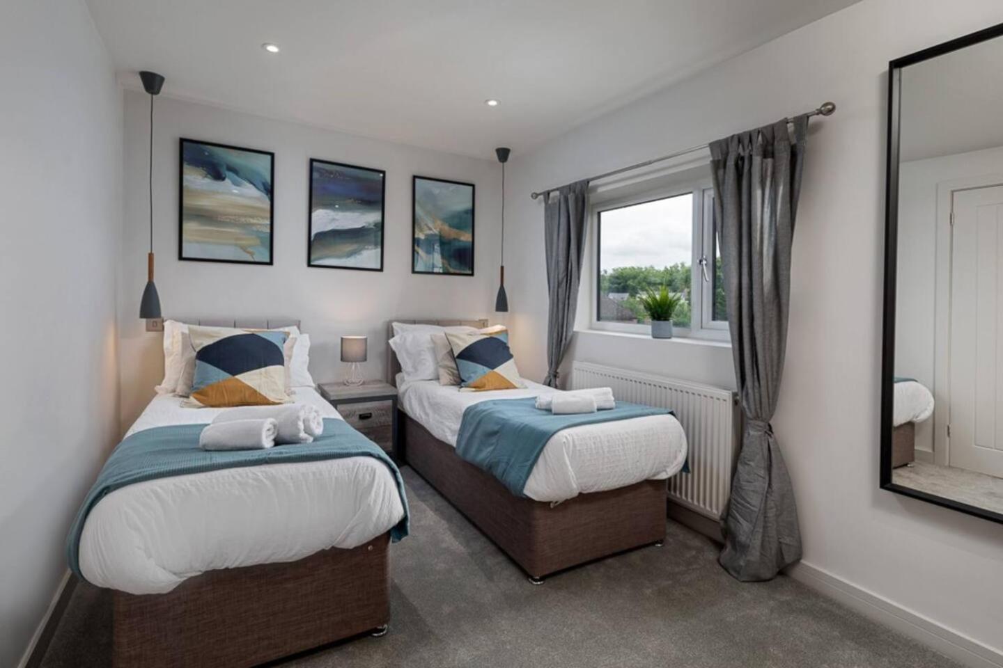 Prime Location, Modern 2br House * Sheffield