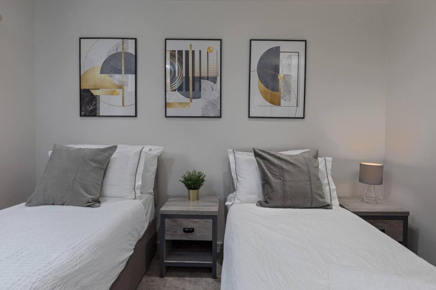 Prime Location, Modern 2br House