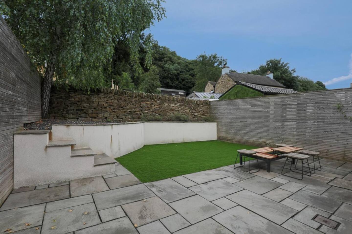 Prime Location, Modern 2br House Sheffield