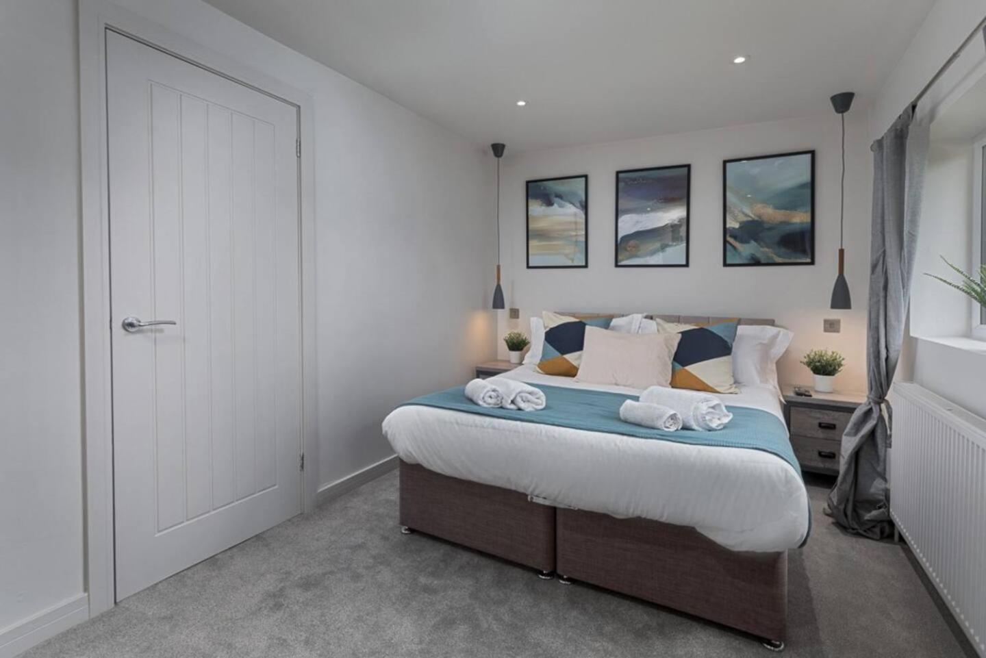 Prime Location, Modern 2br House * Sheffield