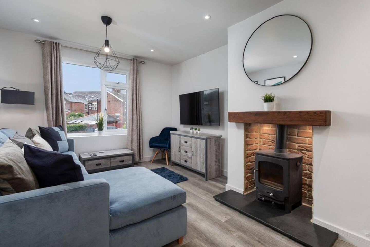 Holiday home Prime Location, Modern 2br House *