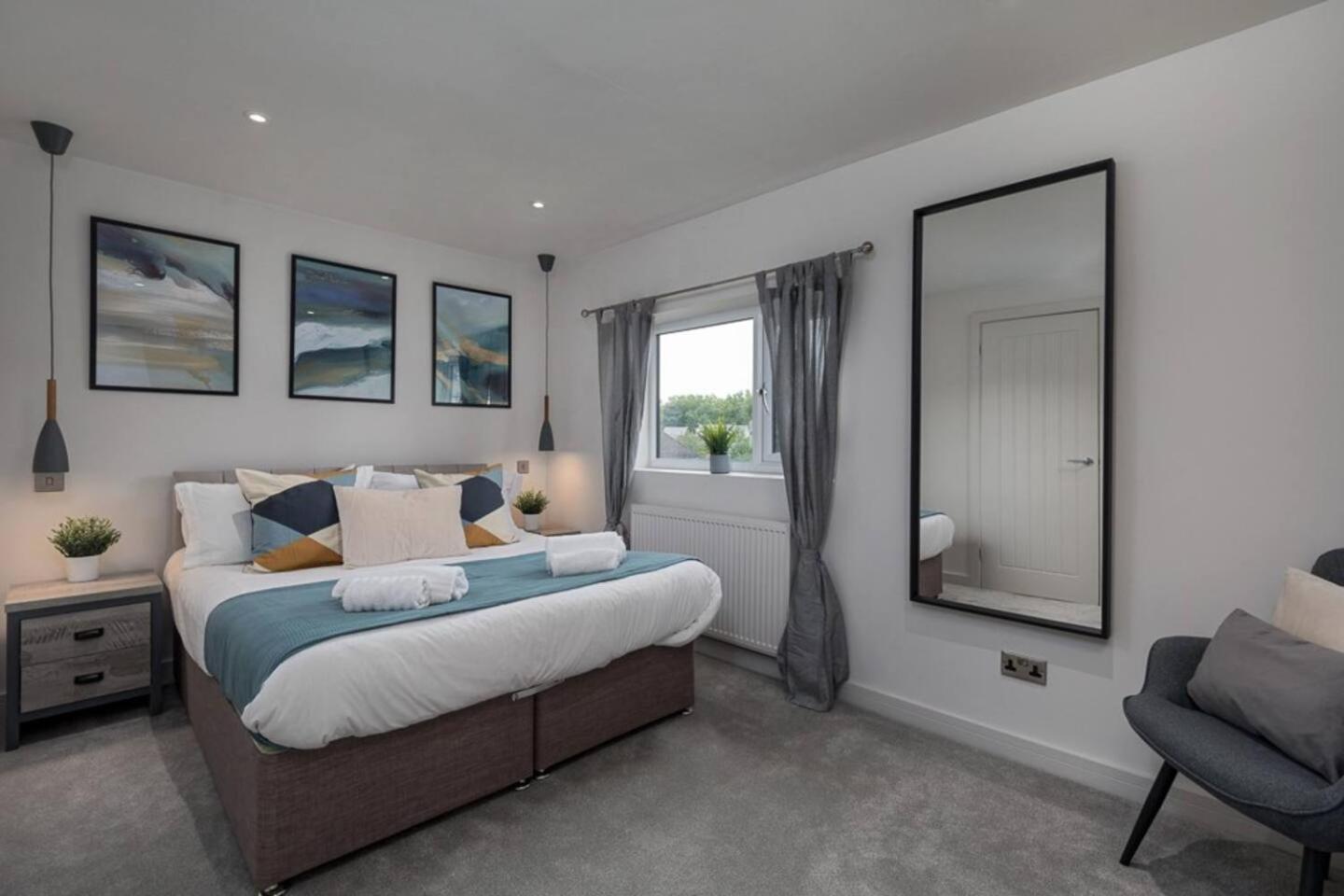 Prime Location, Modern 2br House *