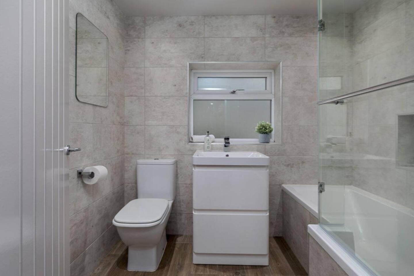 Prime Location, Modern 2br House