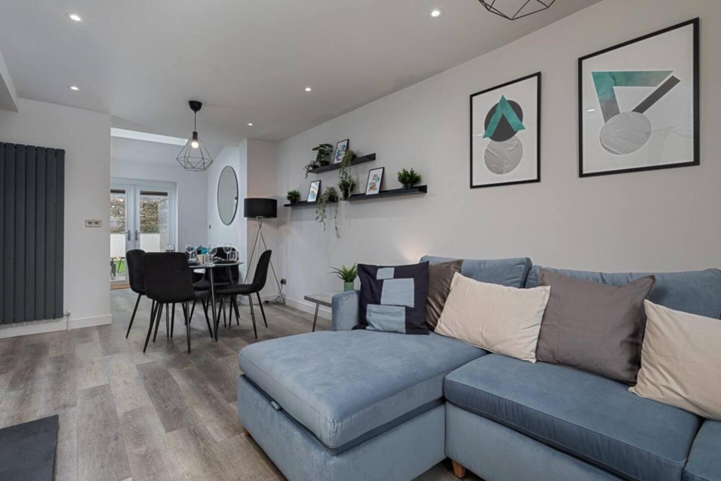 Holiday home Prime Location, Modern 2br House *