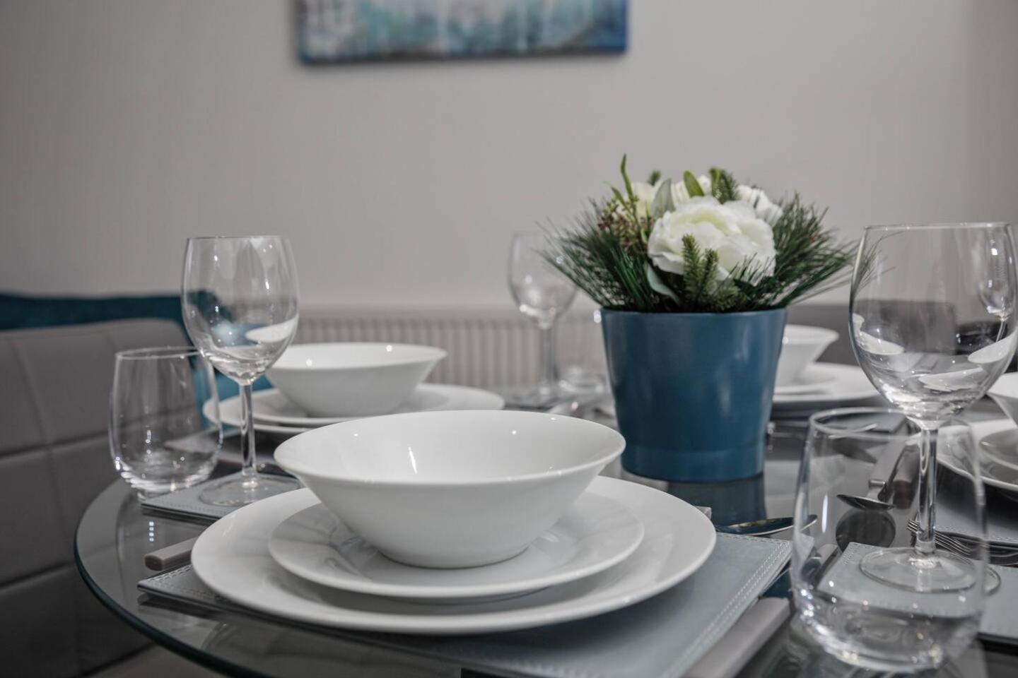 Magnificent, Renovated Whole House With Garden