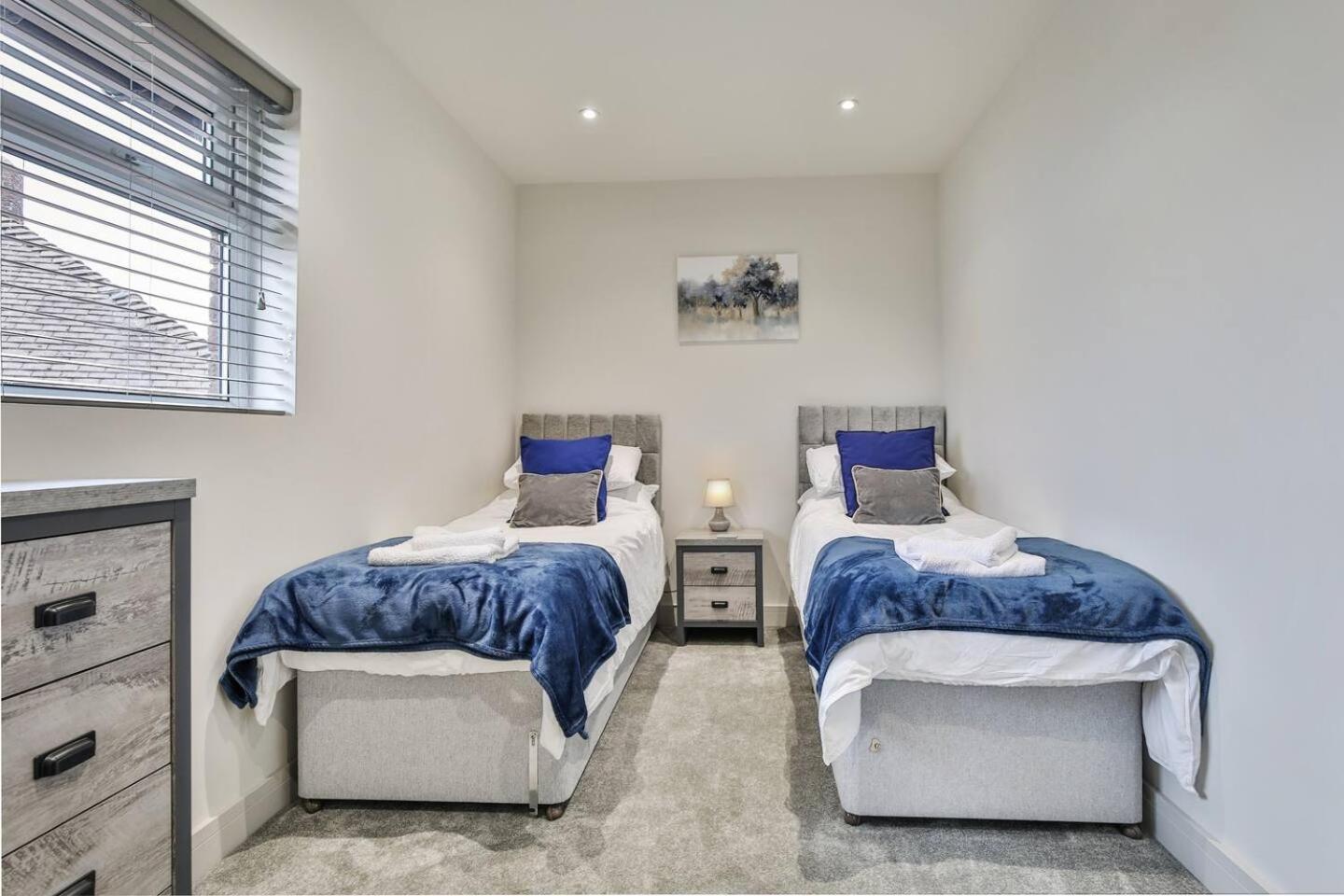 Magnificent, Renovated Whole House With Garden