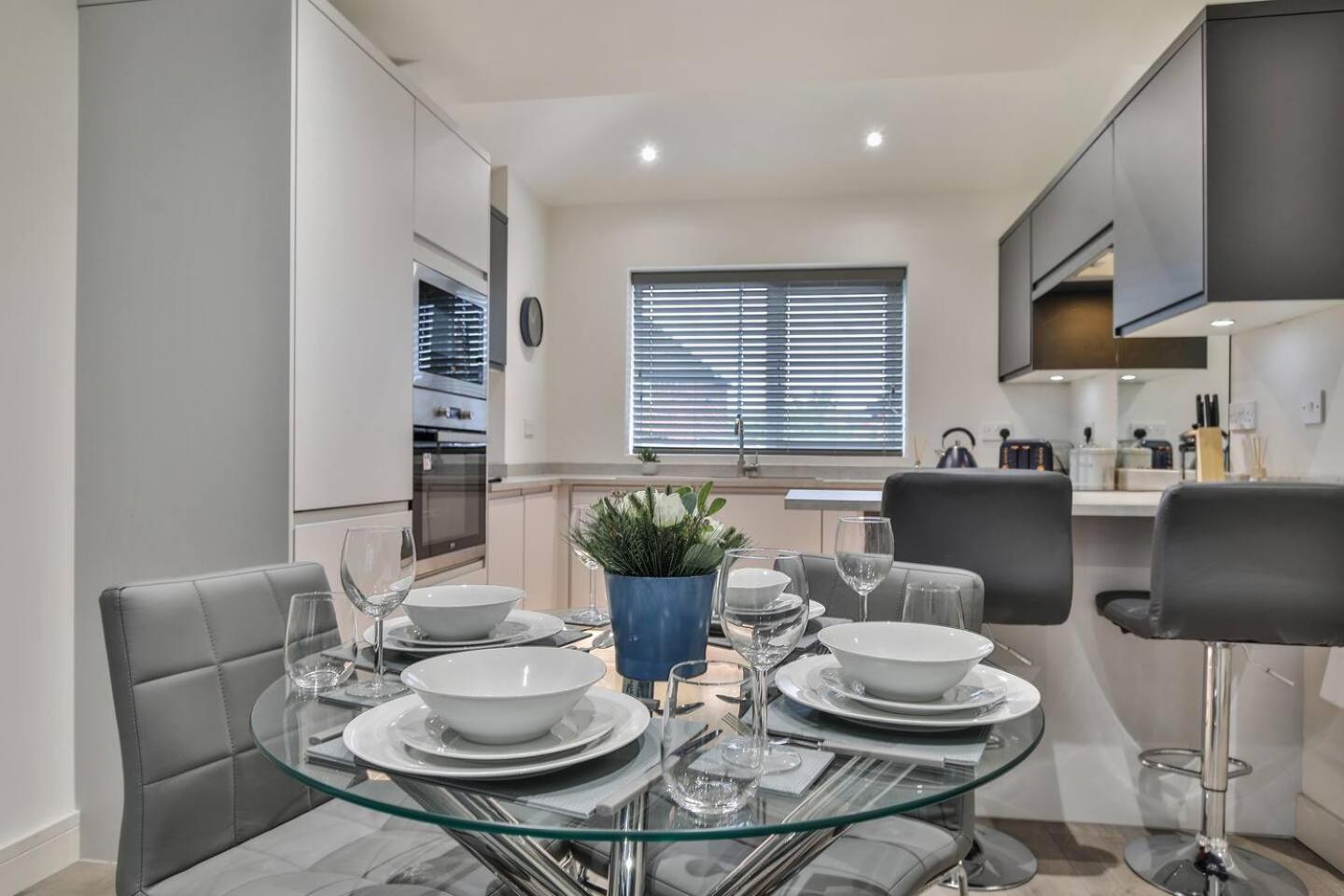 Magnificent, Renovated Whole House With Garden