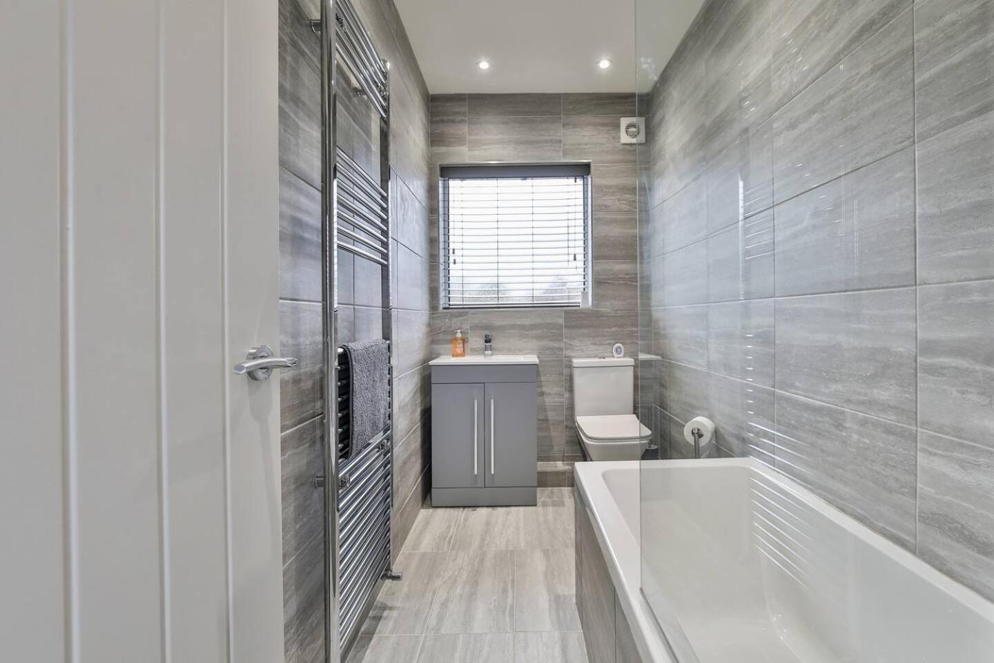 Magnificent, Renovated Whole House With Garden Sheffield
