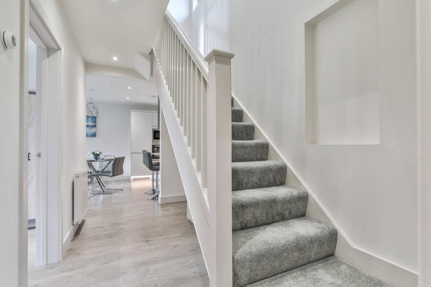 Magnificent, Renovated Whole House With Garden Sheffield