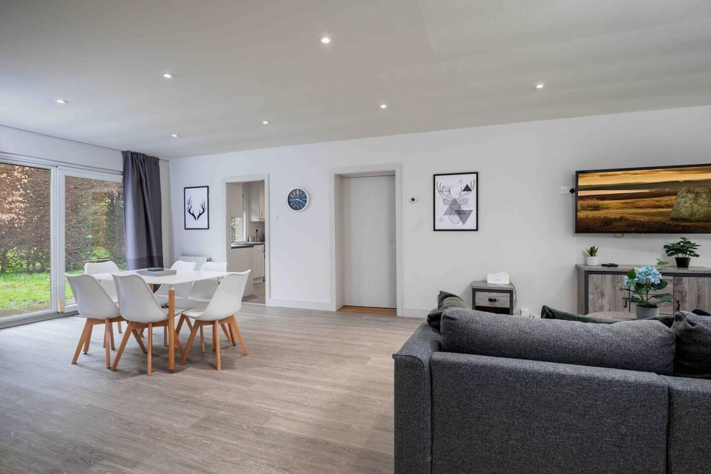 Casa de férias 3 Bedroom Close To Peak District With Garden Sheffield