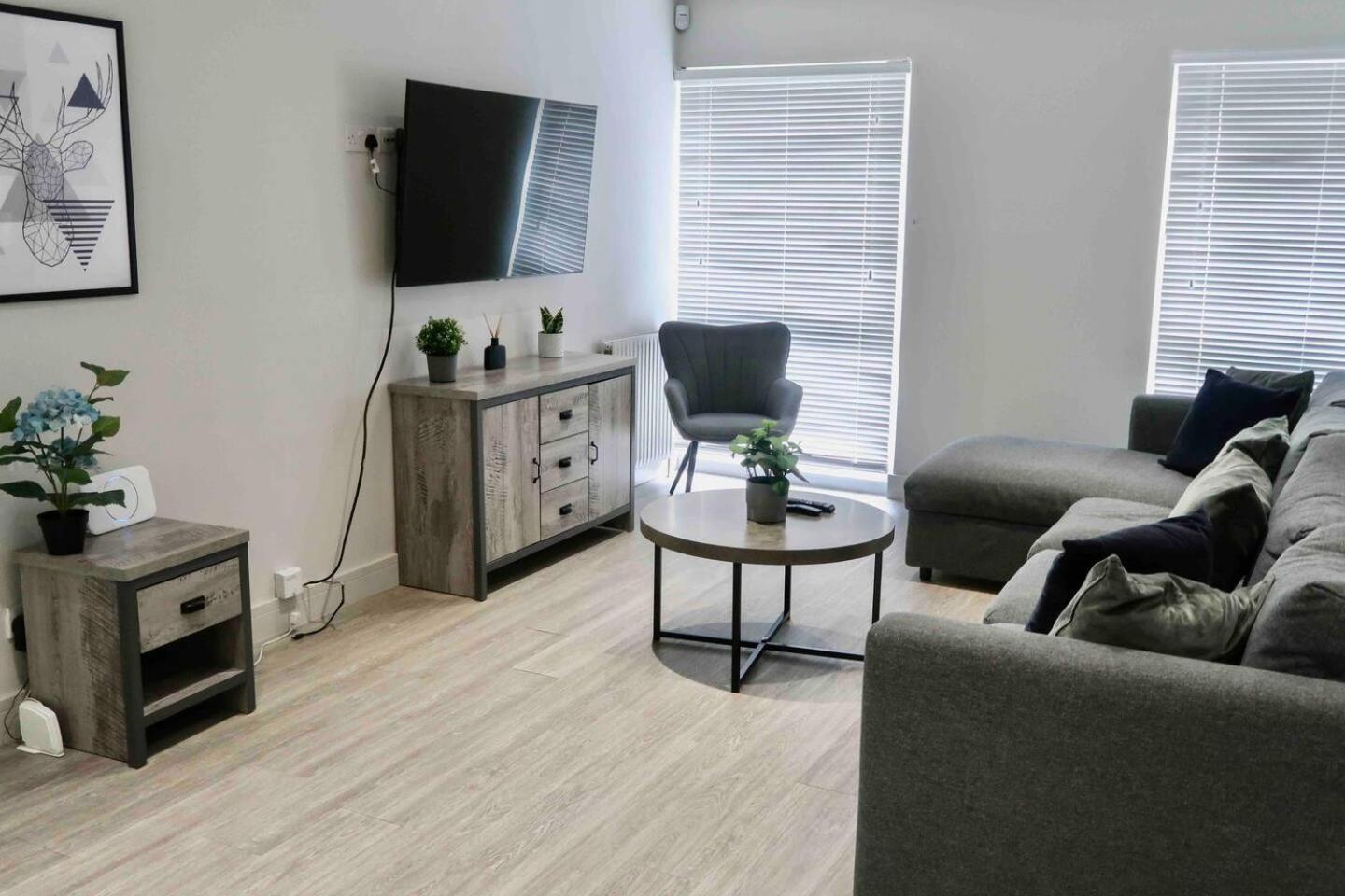 3 Bedroom Close To Peak District With Garden Casa de férias