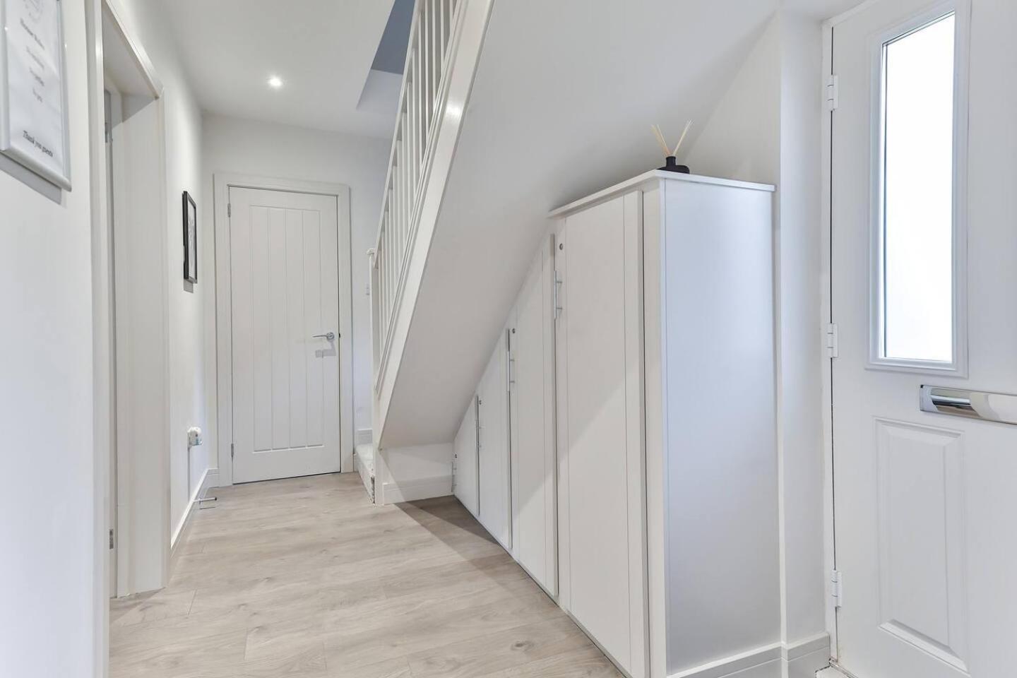 Holiday home 3 Bed Refurbished, Modern House, Wifi, Patio Area Sheffield