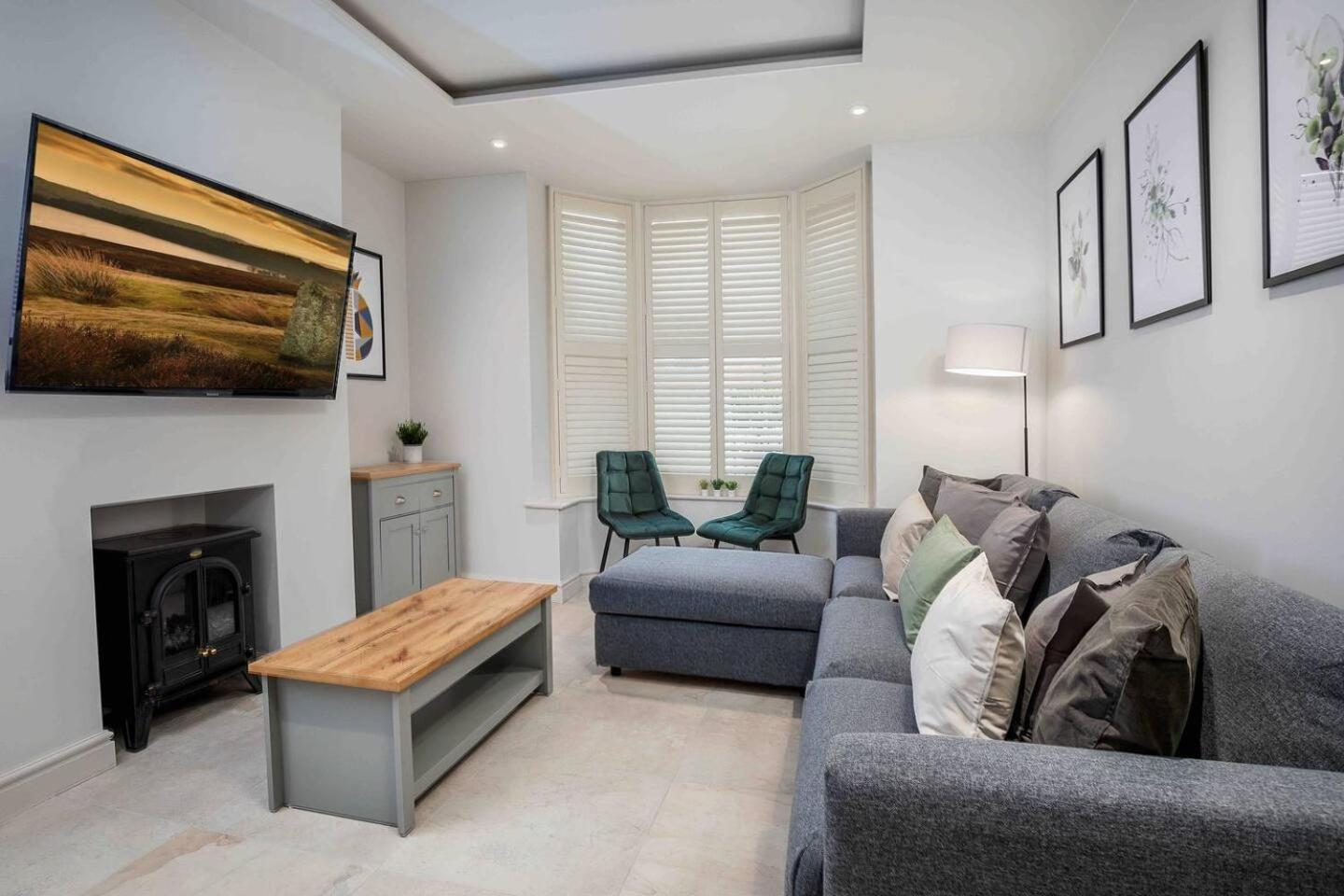 Spacious, High Spec & Modern Holiday home