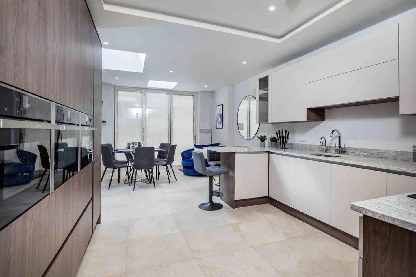 Spacious, High Spec & Modern Holiday home Sheffield