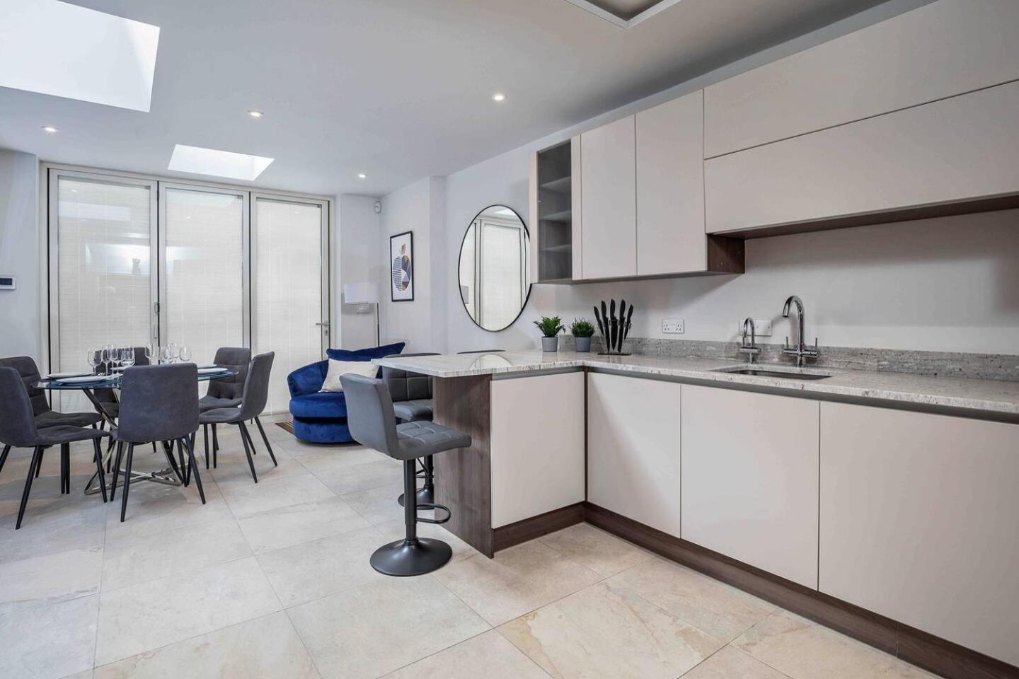 Spacious, High Spec & Modern Holiday home