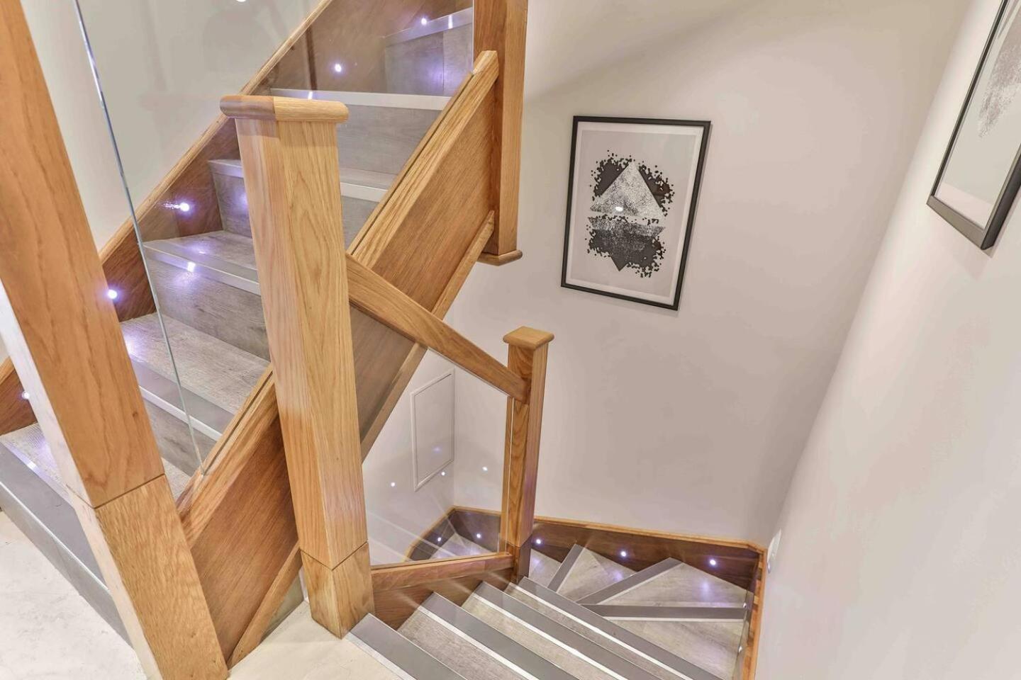 Spacious, High Spec & Modern Holiday home Sheffield
