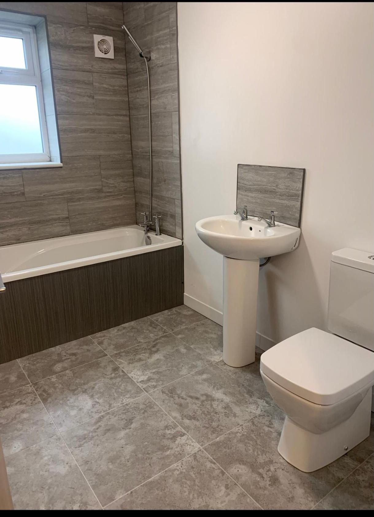 8 Bedroom Contractors House Apartment *