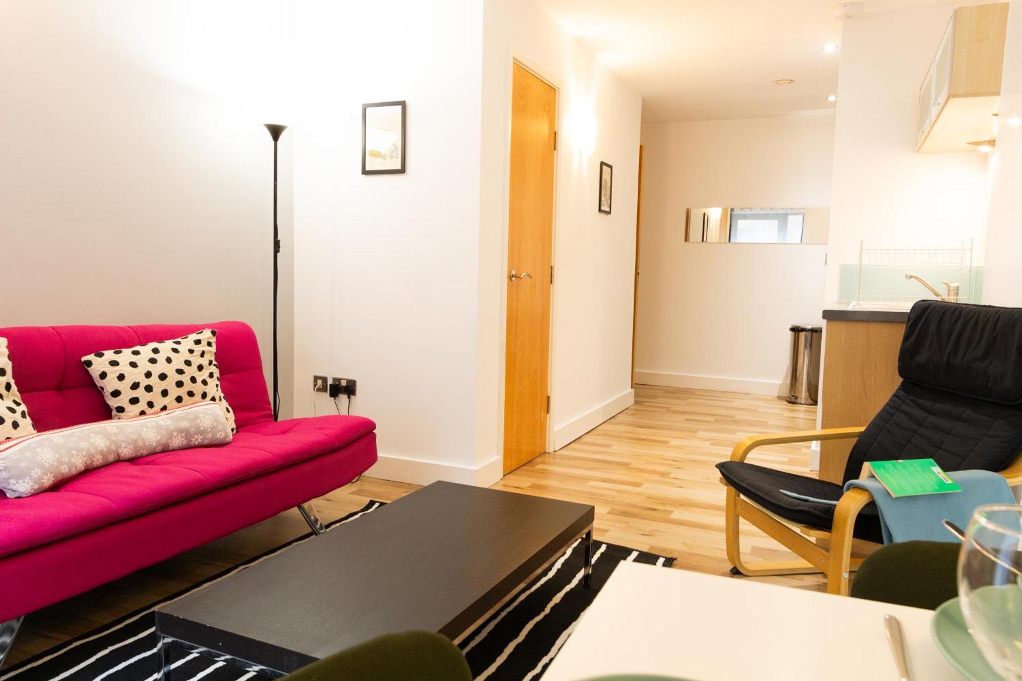 Cosy Escape - 1bed With Balcony *