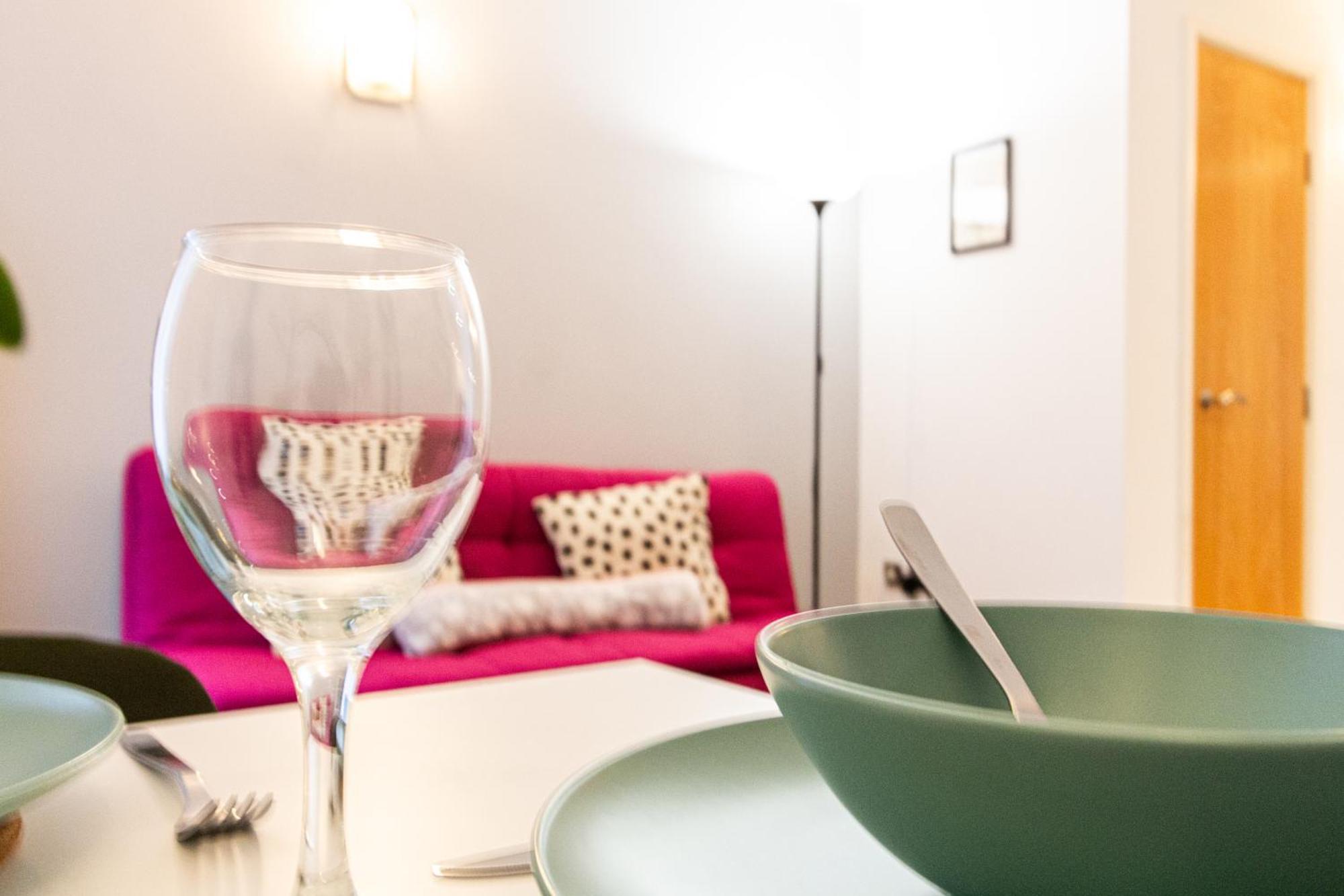 Apartment Cosy Escape - 1bed With Balcony *