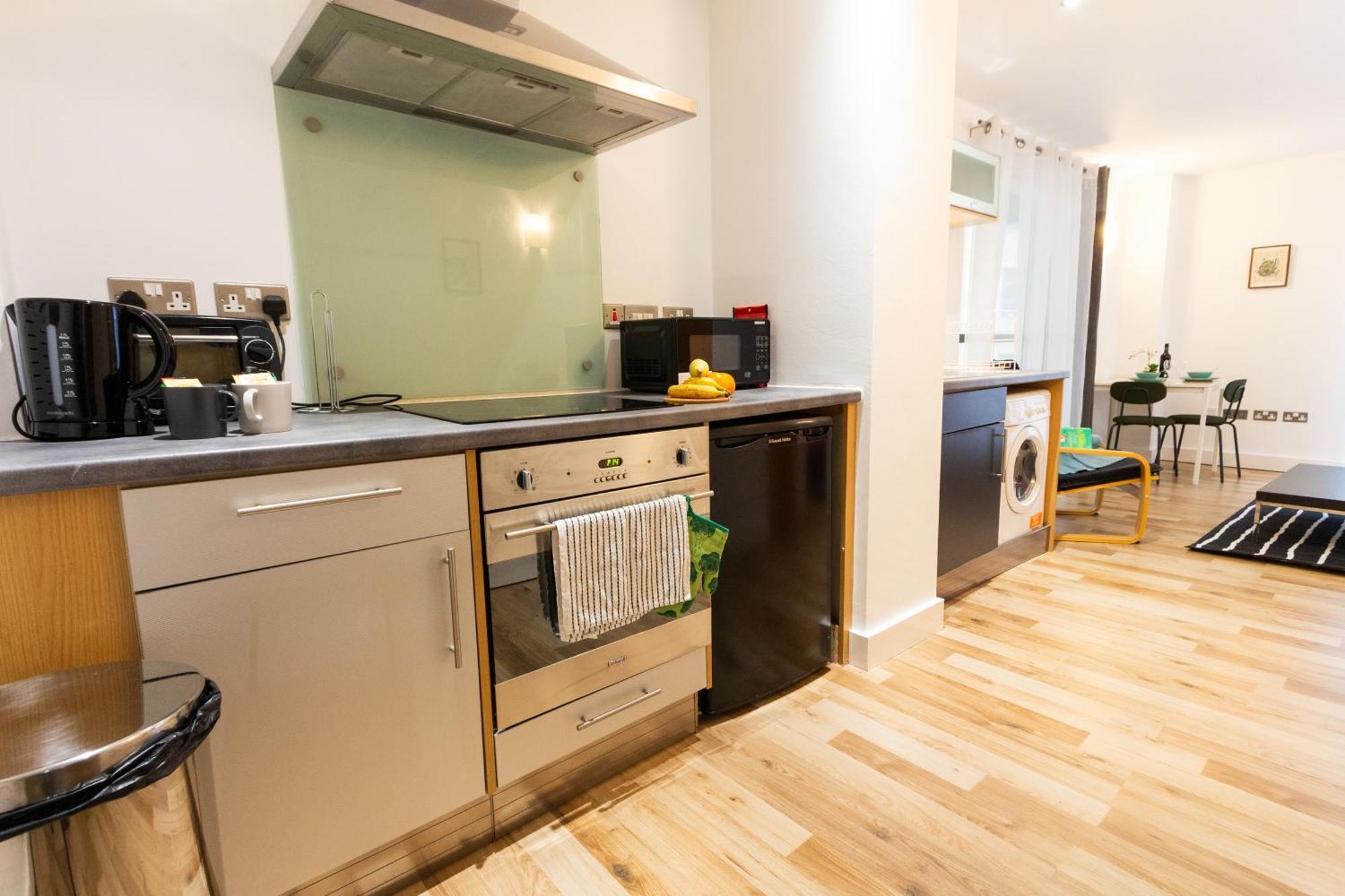 Cosy Escape - 1bed With Balcony *
