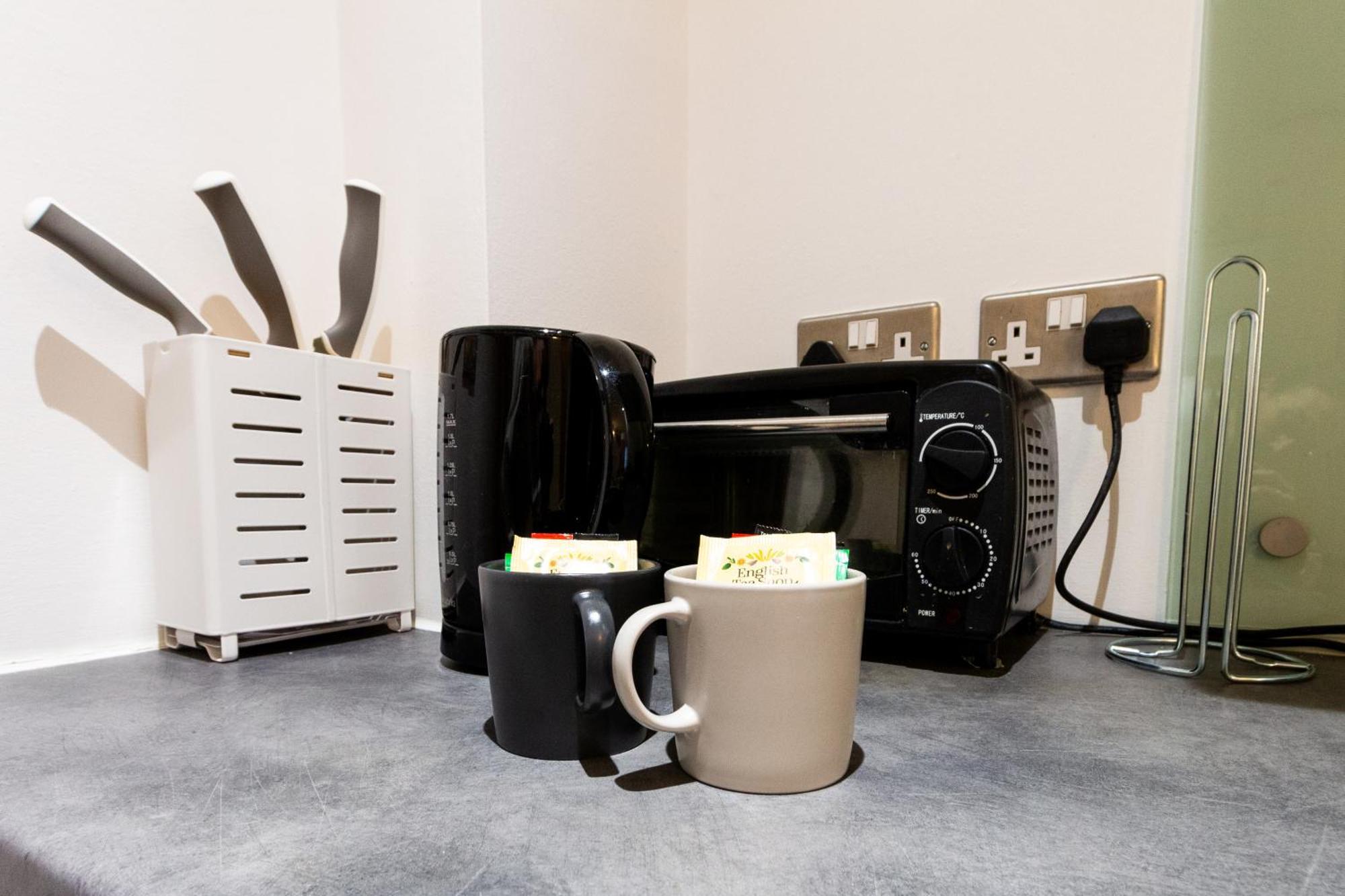 Cosy Escape - 1bed With Balcony Apartment