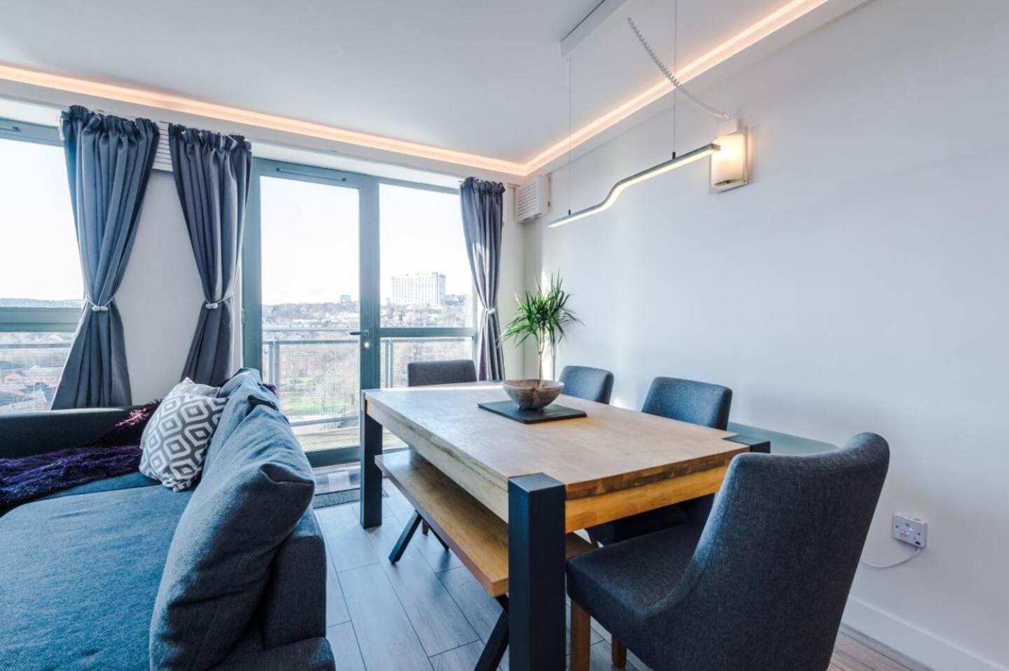 High-spec Penthouse Free Parking Space Apartment Sheffield