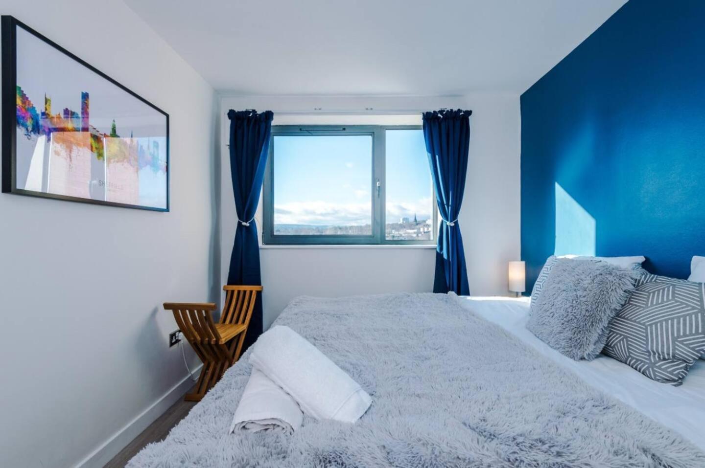 High-spec Penthouse Free Parking Space Apartment