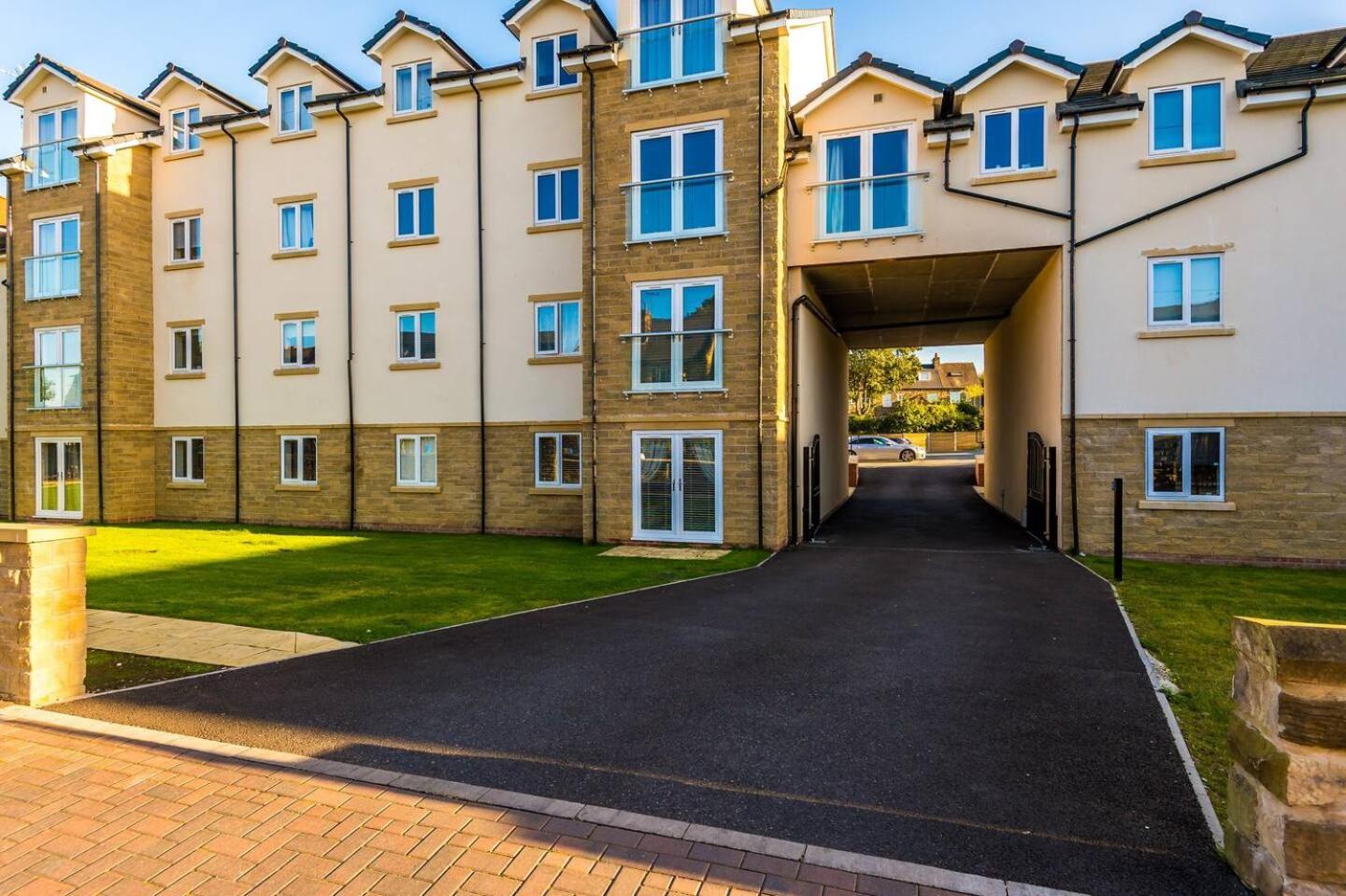 Stunning 2bedroom 2bathroom With Parking Space * Sheffield