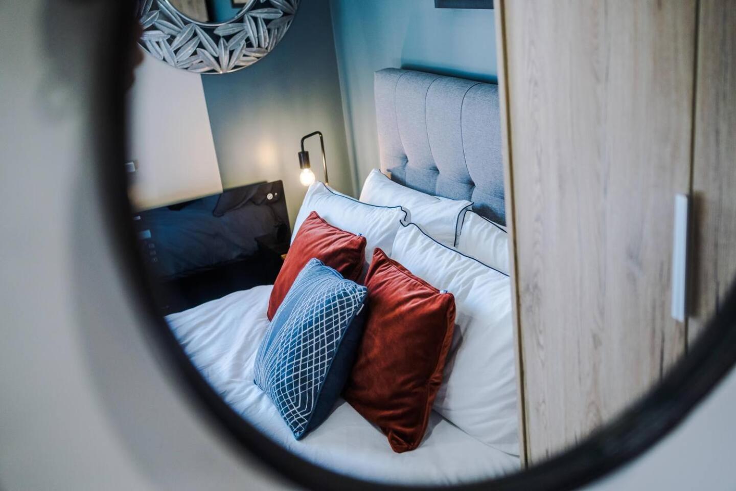 Stunning 2bedroom 2bathroom With Parking Space Apartment *