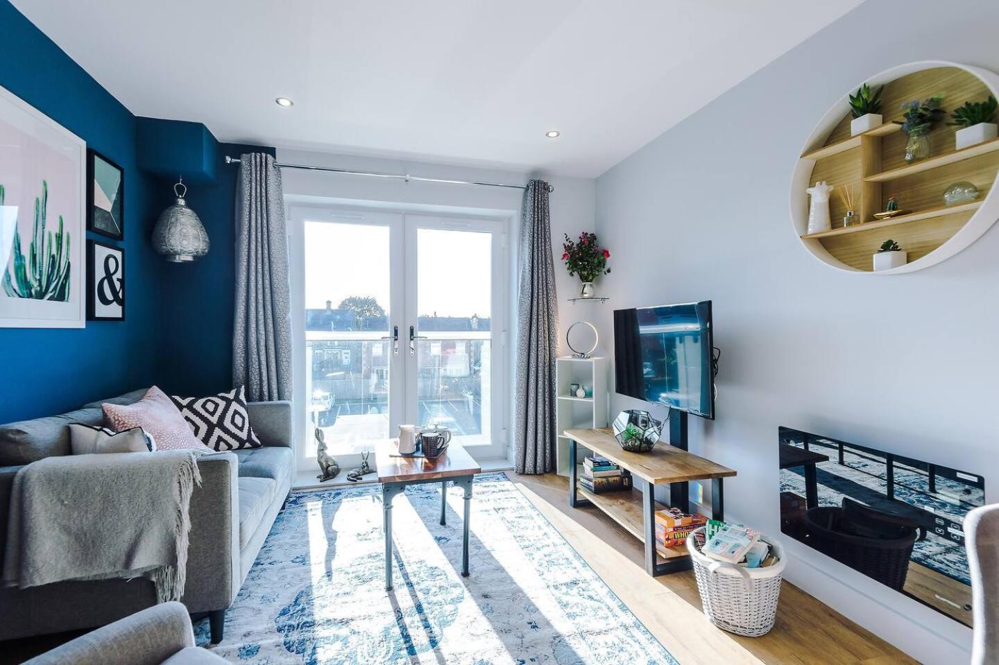 Stunning 2bedroom 2bathroom With Parking Space Sheffield