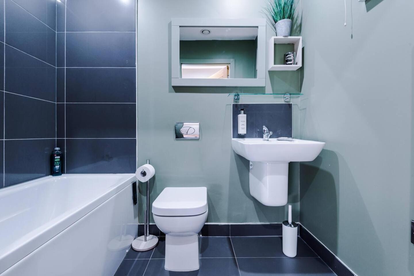 Apartment Stunning 2bedroom 2bathroom With Parking Space Sheffield