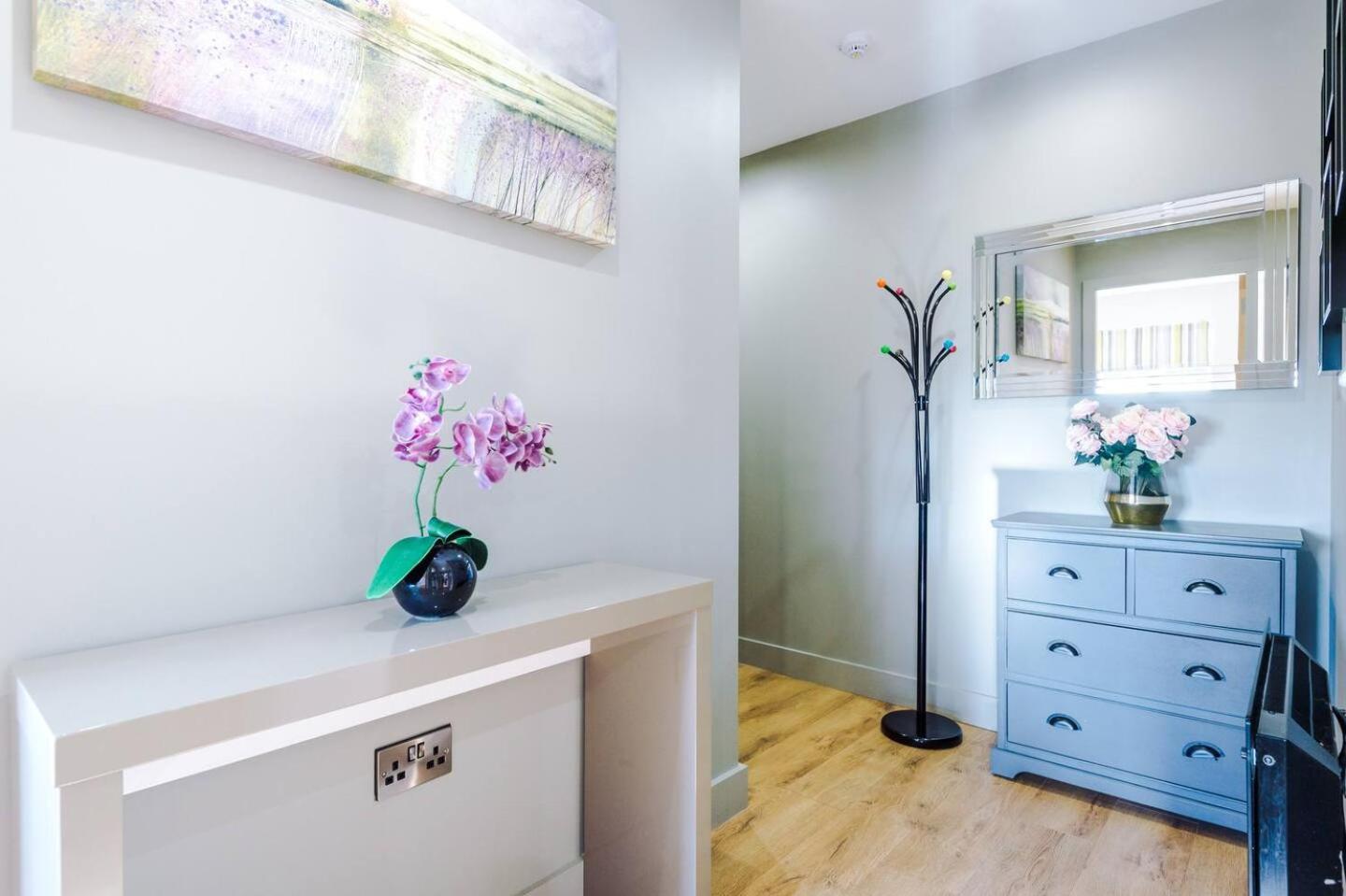 Apartment Stunning 2bedroom 2bathroom With Parking Space