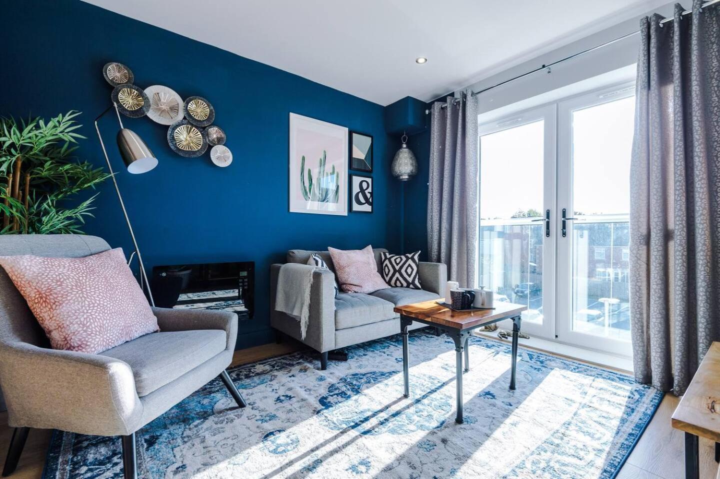 Apartment Stunning 2bedroom 2bathroom With Parking Space *