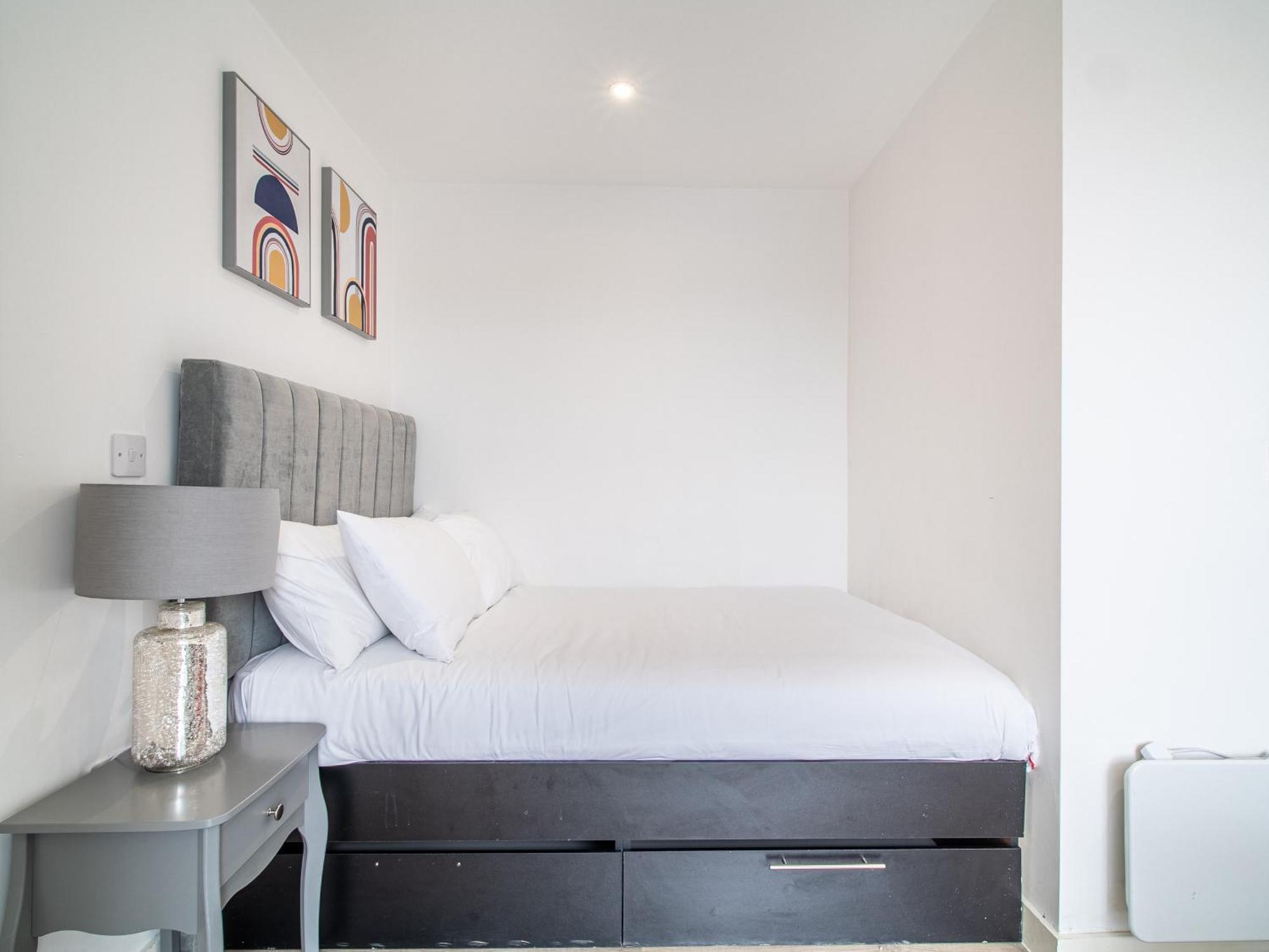 Immaculate In Apartment Sheffield