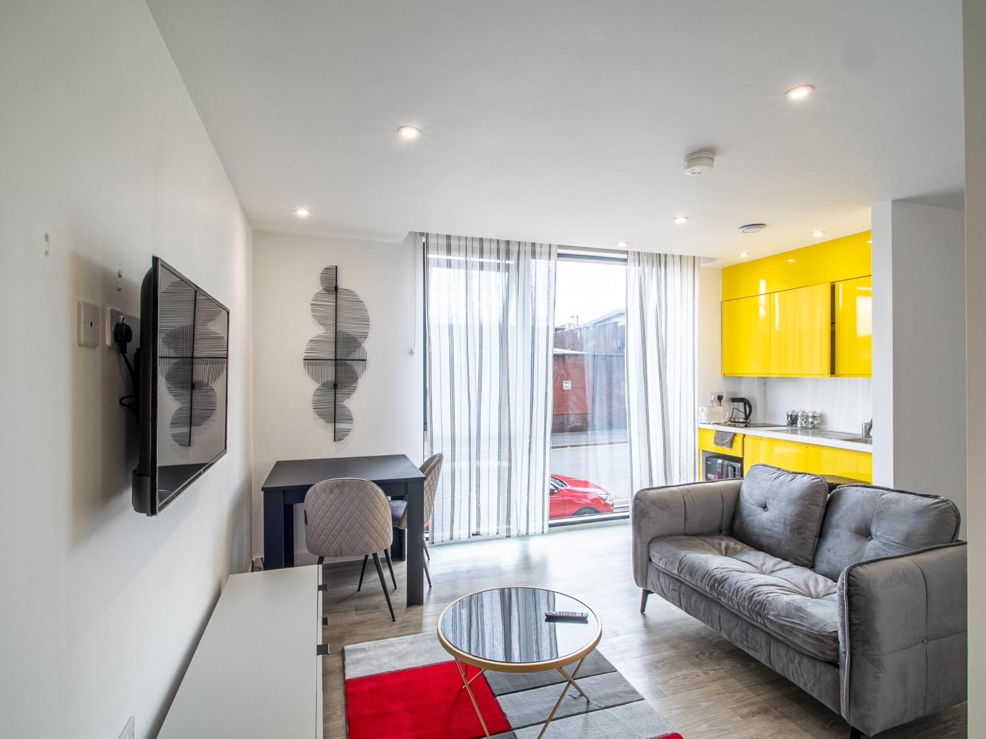 Immaculate In Apartment