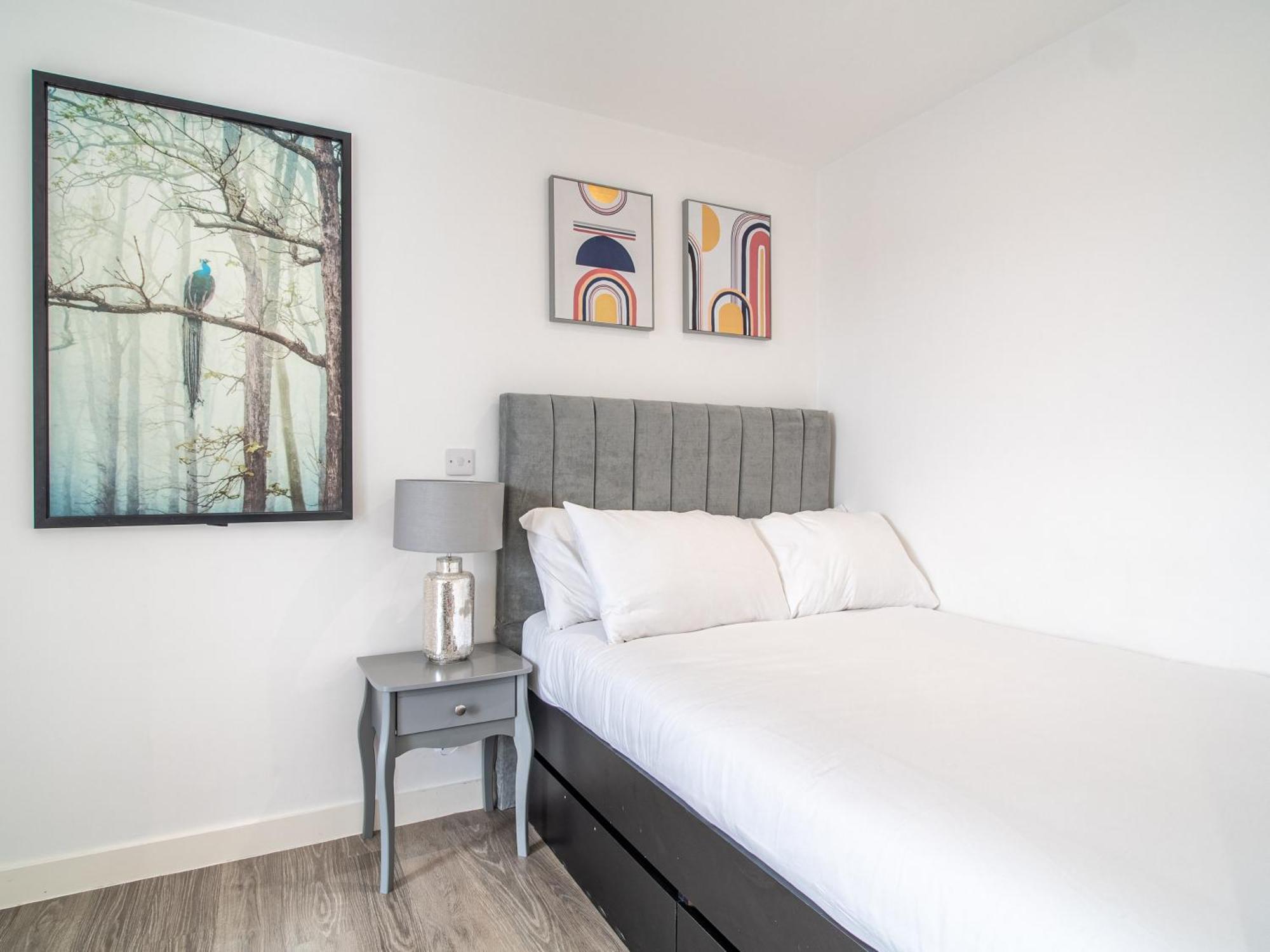 Immaculate In Apartment Sheffield