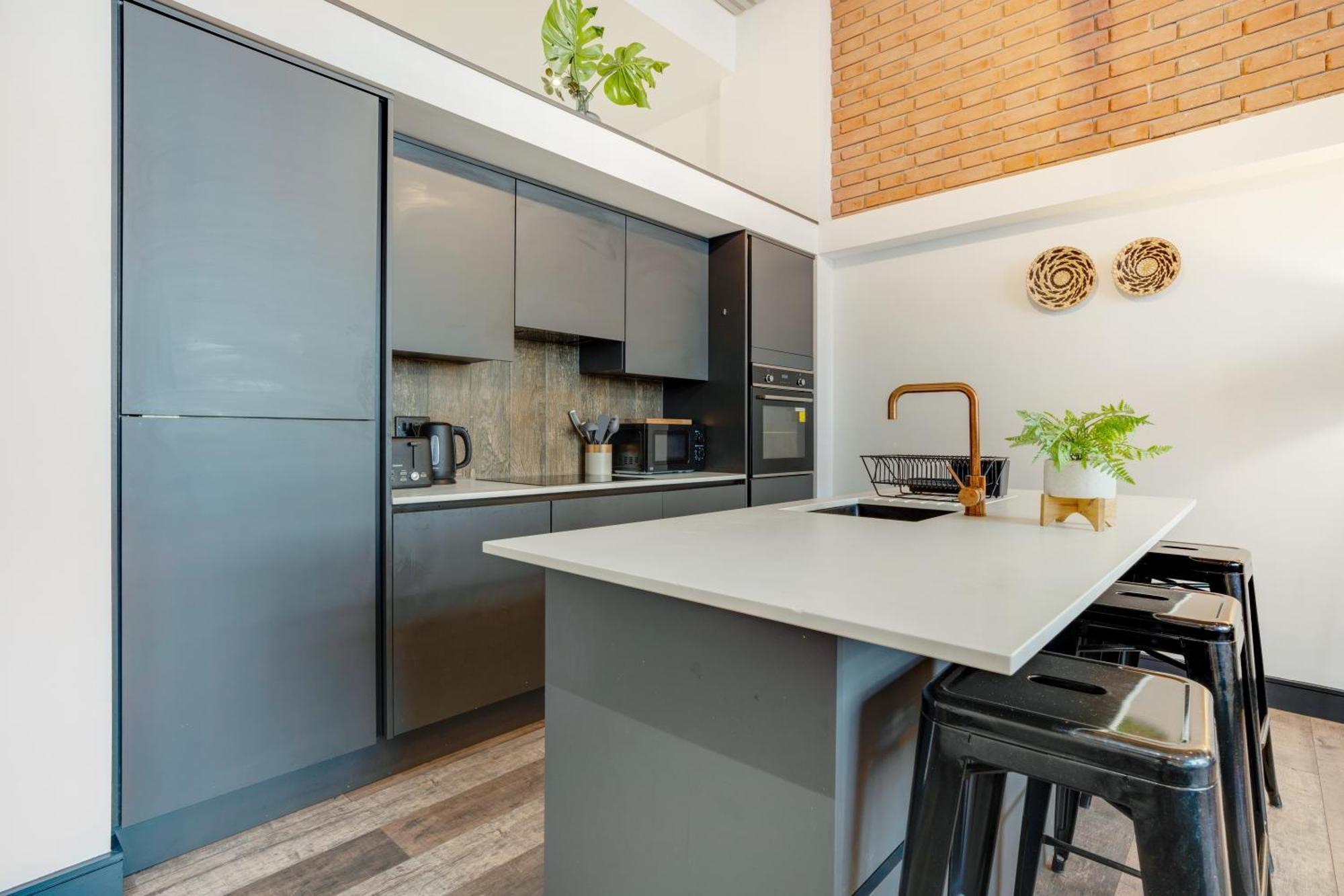 Angels - Blonk Street Luxury Apartment *