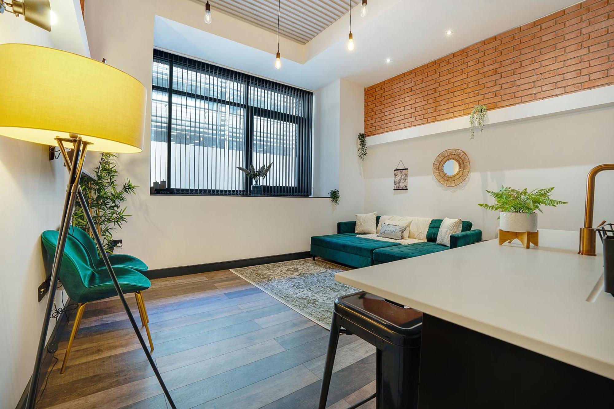 Angels - Blonk Street Luxury Apartment