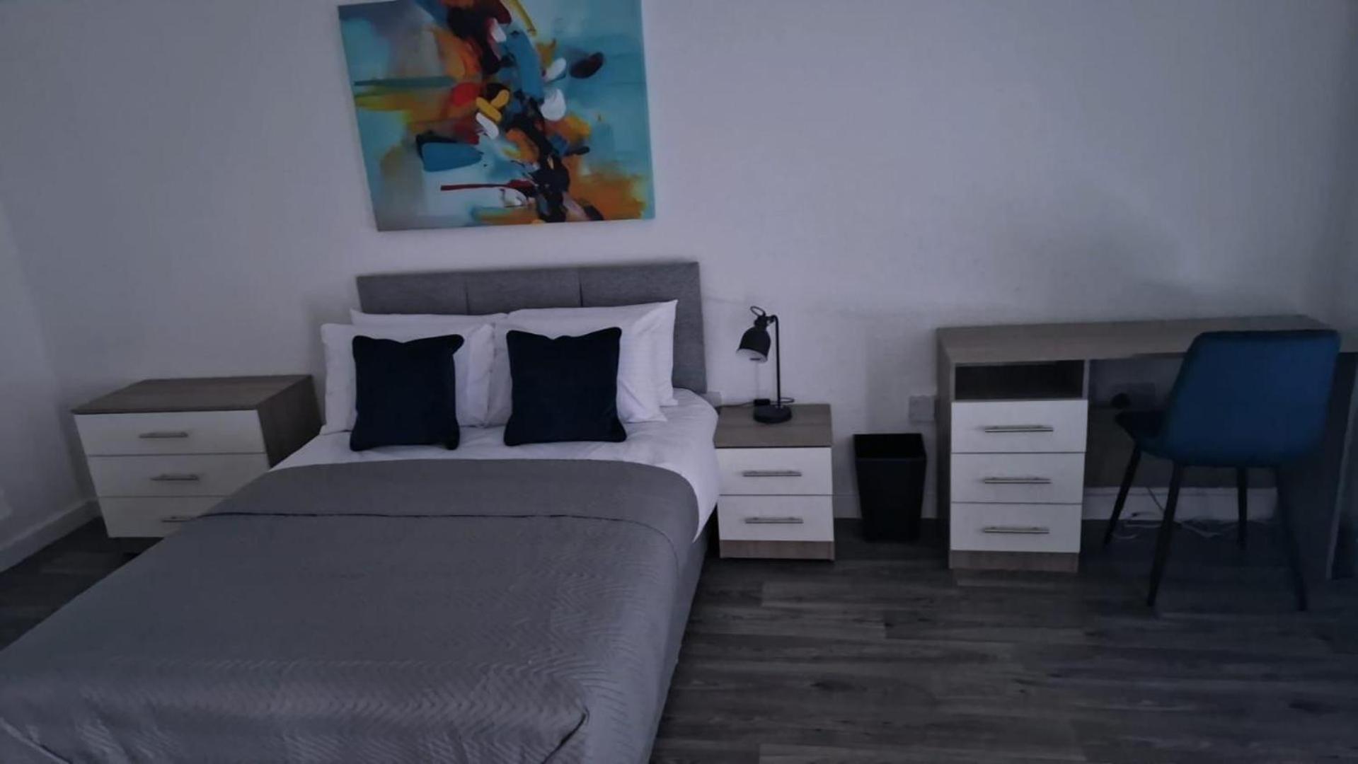 Serenity House With 5 Bedrooms Holiday home Sheffield